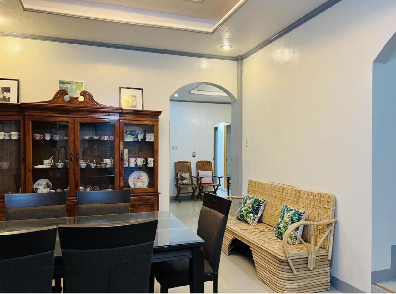 Nimrod's Cafe - Airconditioned Queen Beds with Starlink Wi-Fi, photo 12