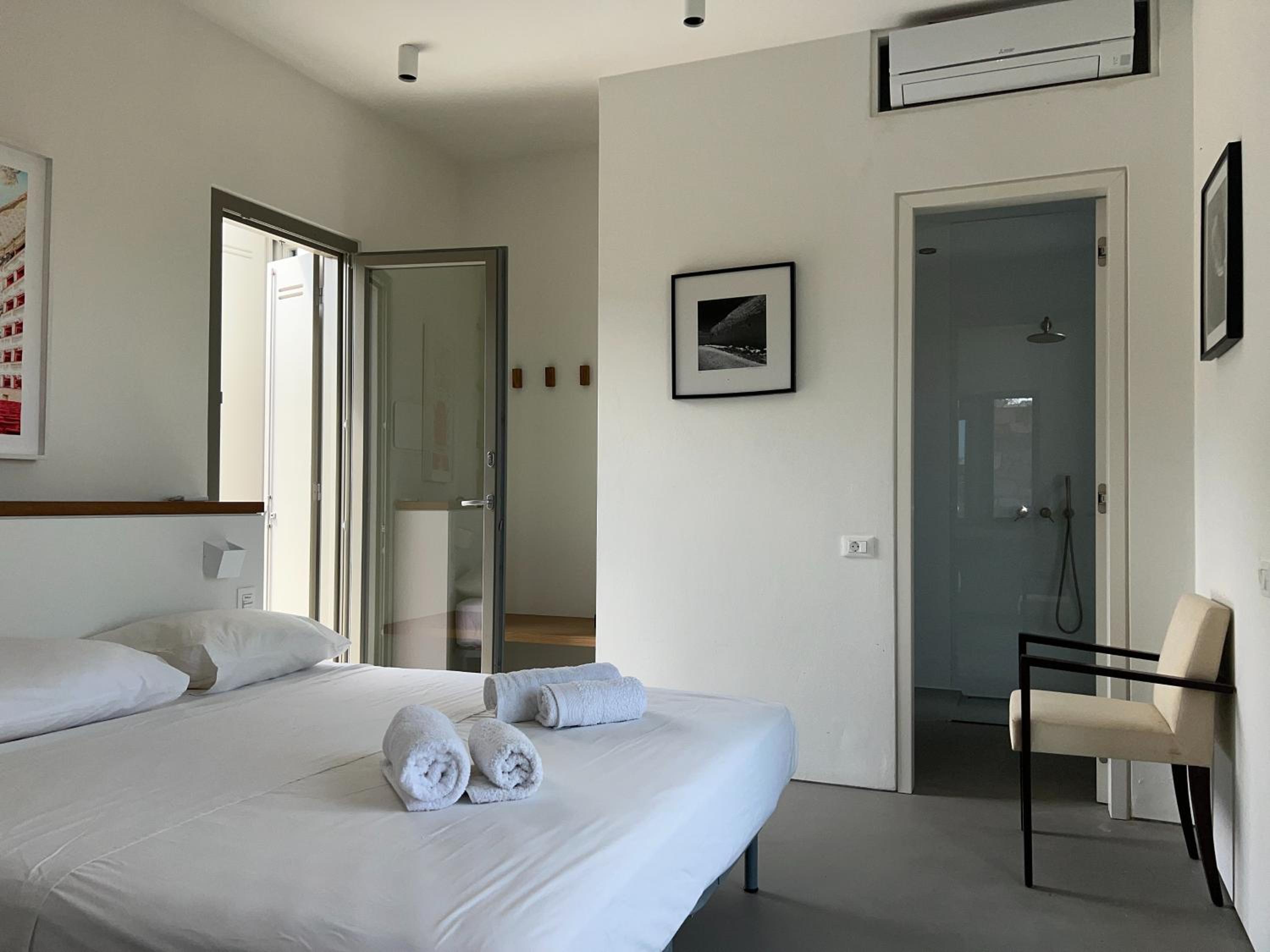 Seafront villa Serene 6 Bedrooms view 5