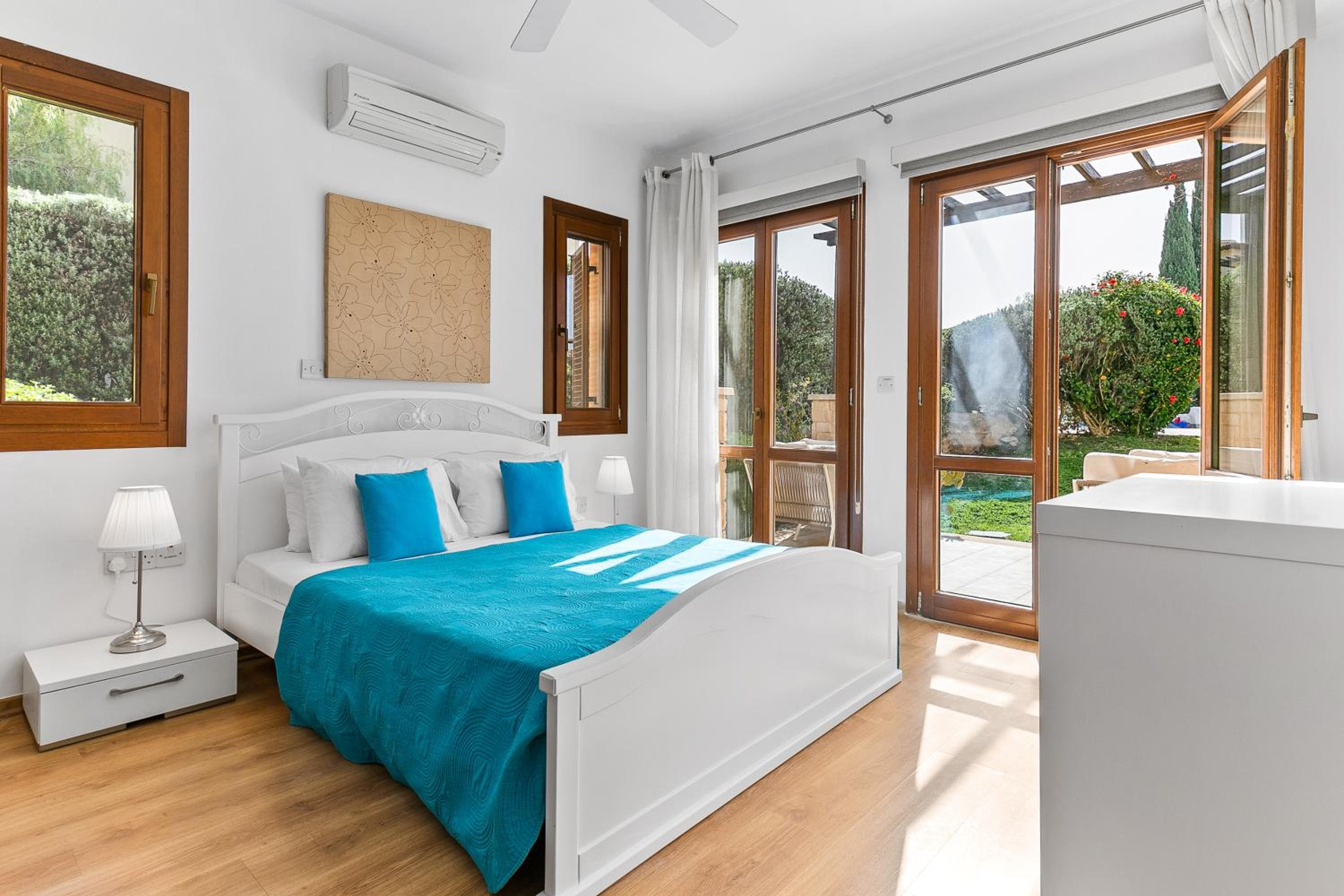2 bedroom Apartment Asulon with communal pools, Aphrodite Hills Resort