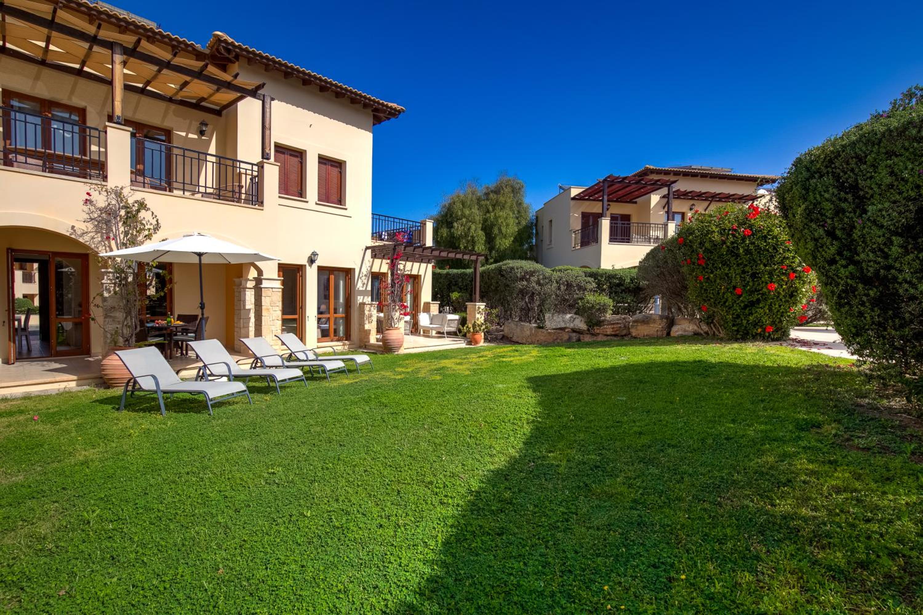 Hotel 2 bedroom Apartment Asulon with communal pools, Aphrodite Hills Resort - Image 1