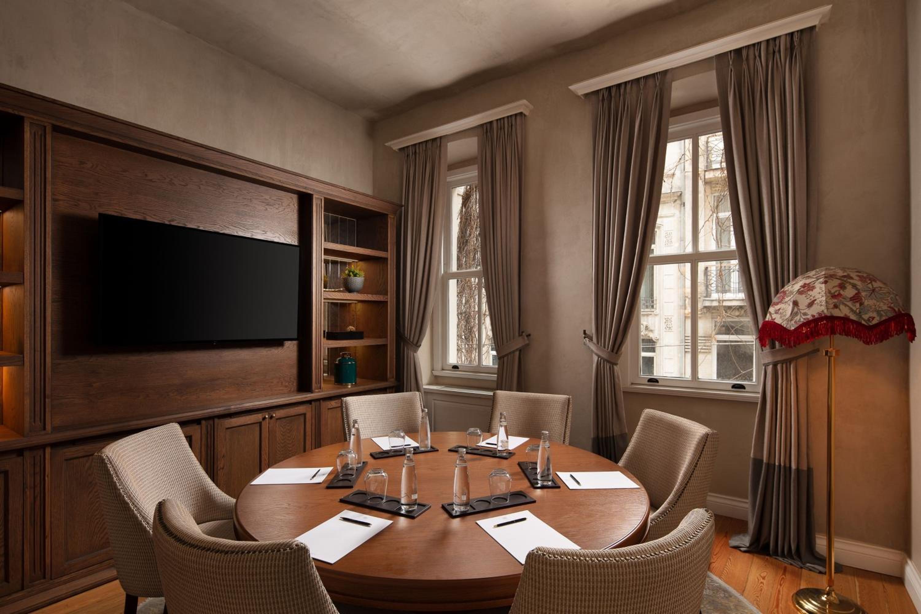 Adahan DeCamondo Pera, Autograph Collection - Image 15