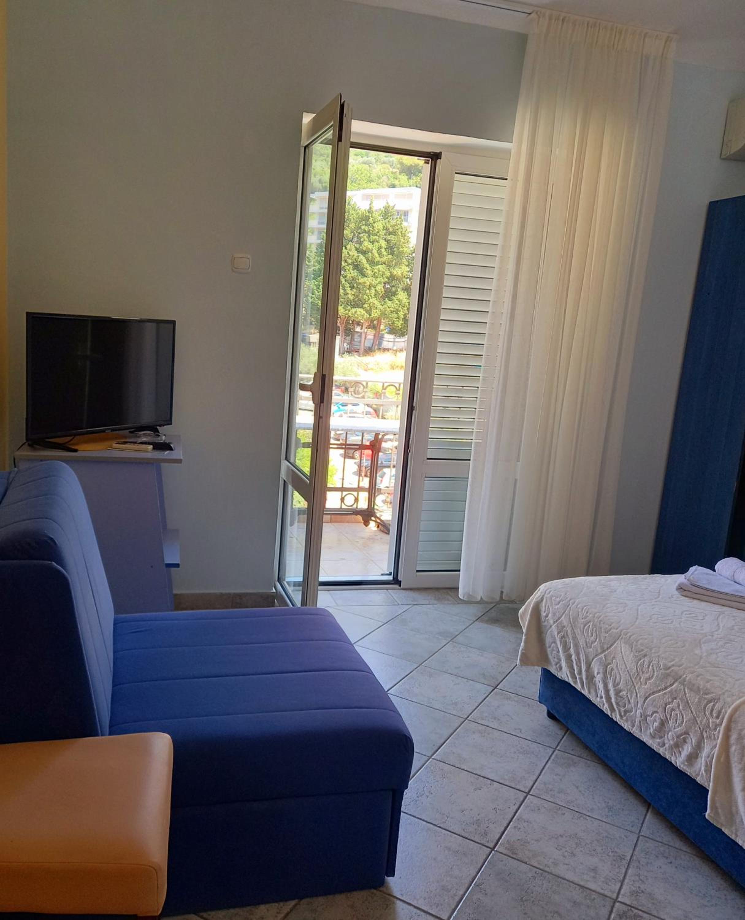 Apartments Mitrovići Miločer