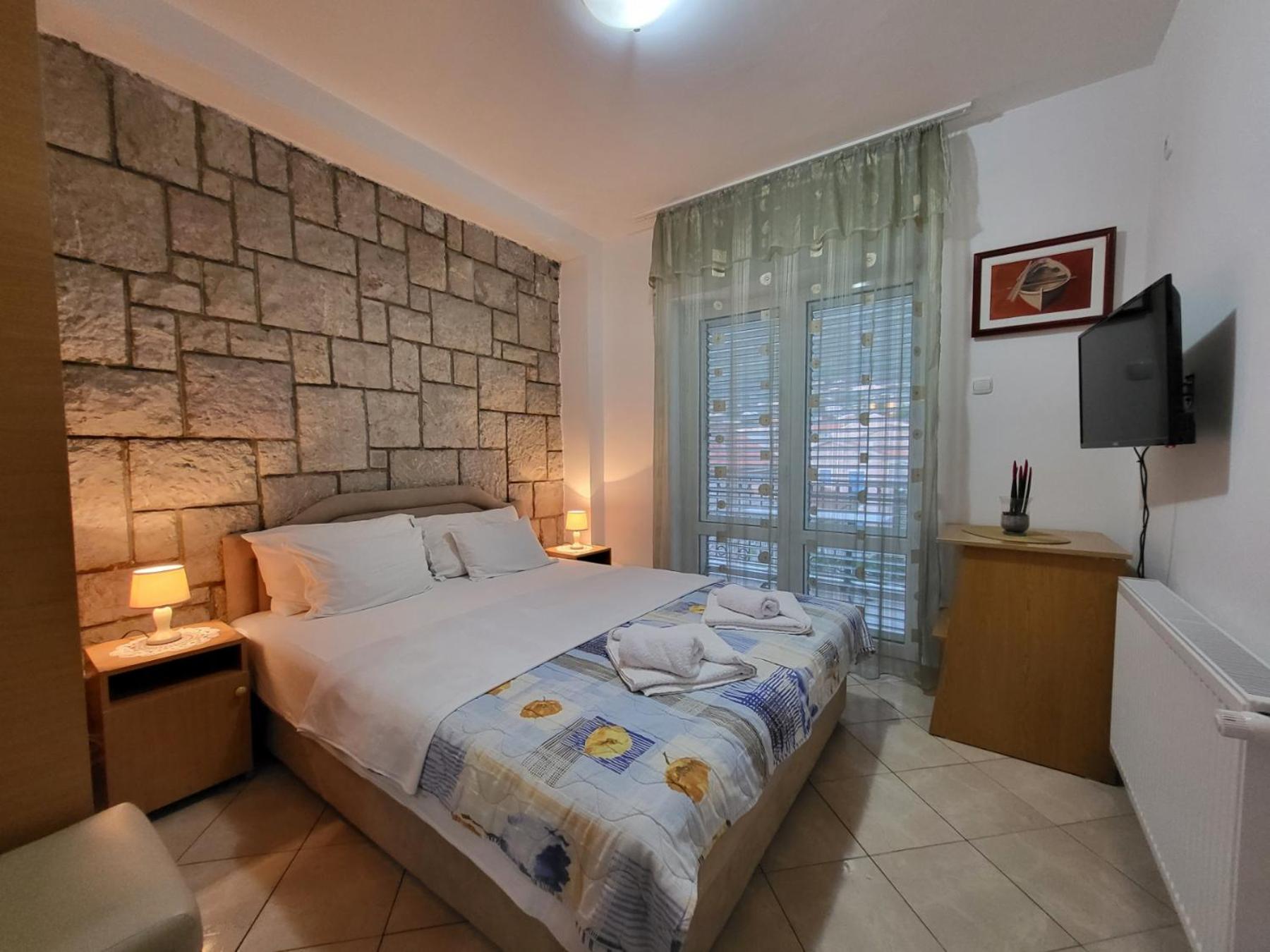 Apartments Mitrovići Miločer