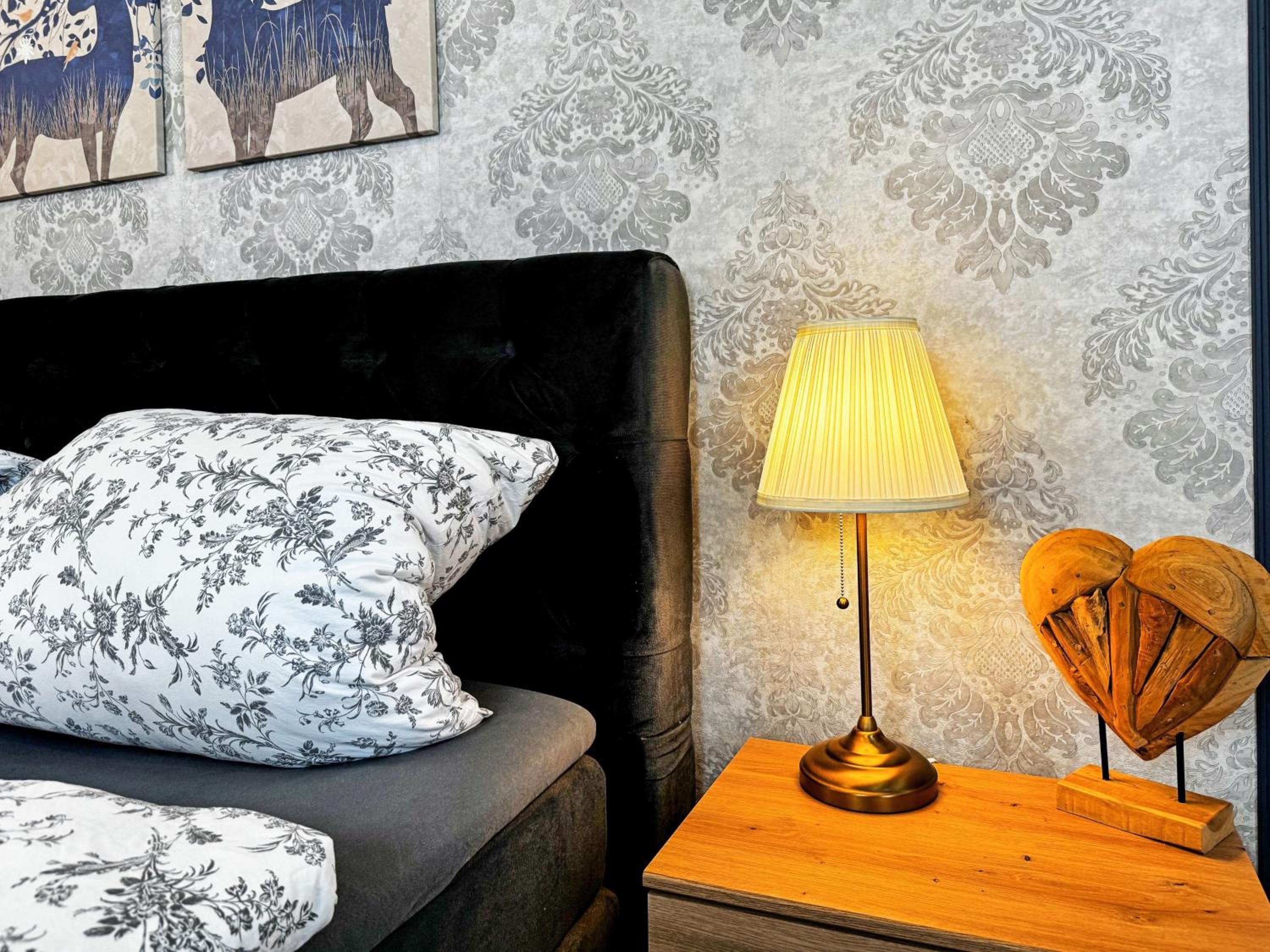 Ferienwohnung Villa Nieske - Jugendstil Denkmal, free WLAN & Parken, Self Check-In, Smart-TV