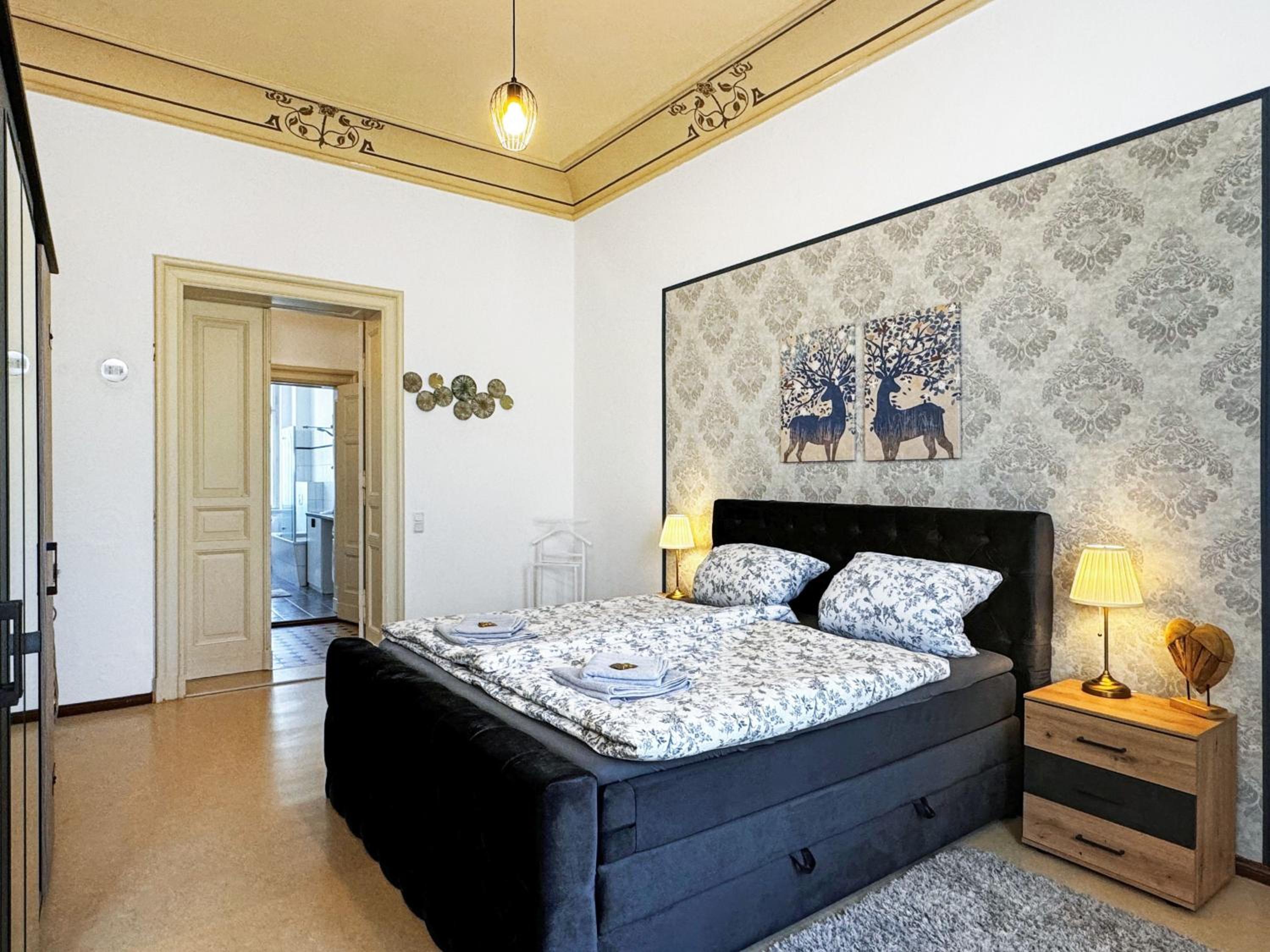 Ferienwohnung Villa Nieske - Jugendstil Denkmal, free WLAN & Parken, Self Check-In, Smart-TV