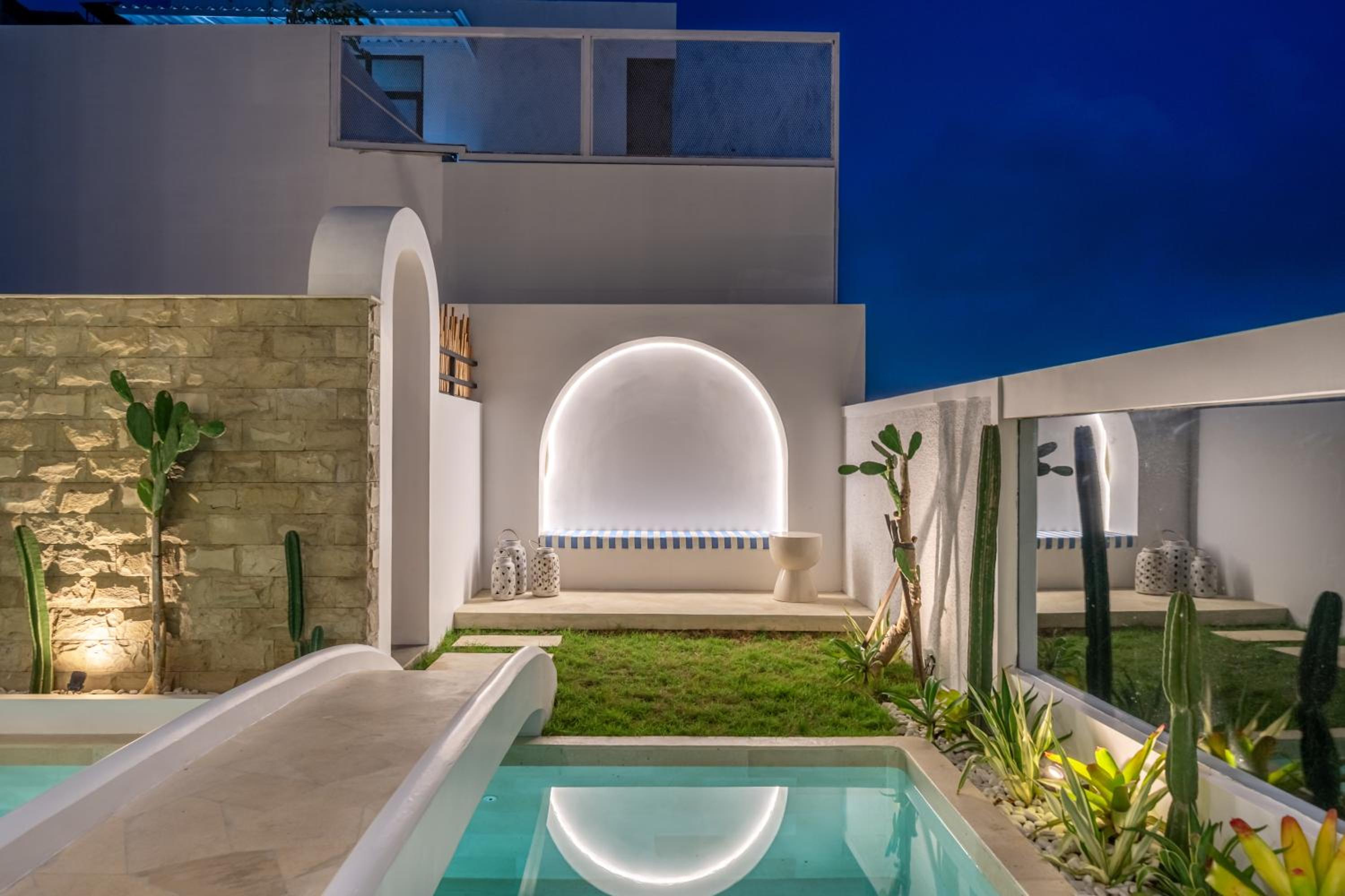 Villa Meadow 1 Chic Style 2 BR Villa Canggu w/ Rooftop Mini Golf view 5