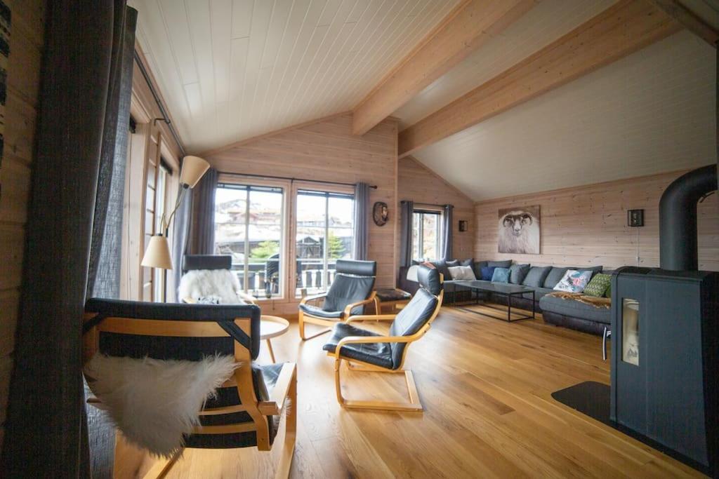 Beautiful Cozy Mountain Villa - Fully Equipped - Free Parking view 2