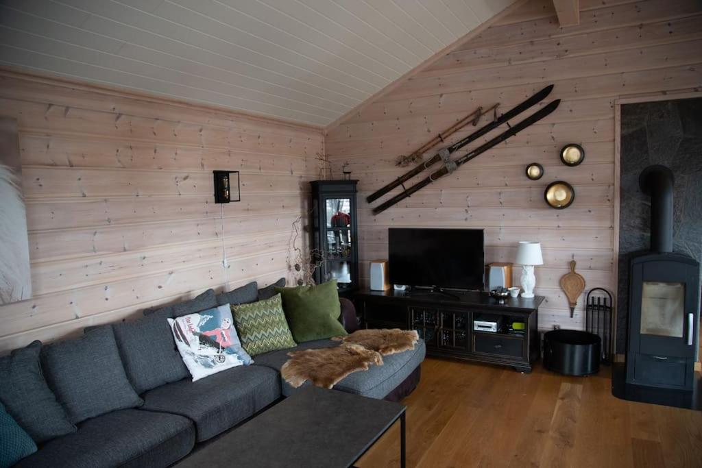 Beautiful Cozy Mountain Villa - Fully Equipped - Free Parking view 5