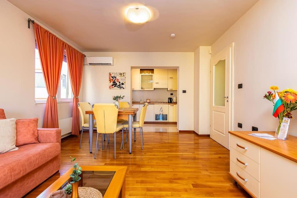 La Primavera Spacious Apartment