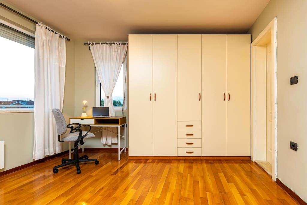 La Primavera Spacious Apartment