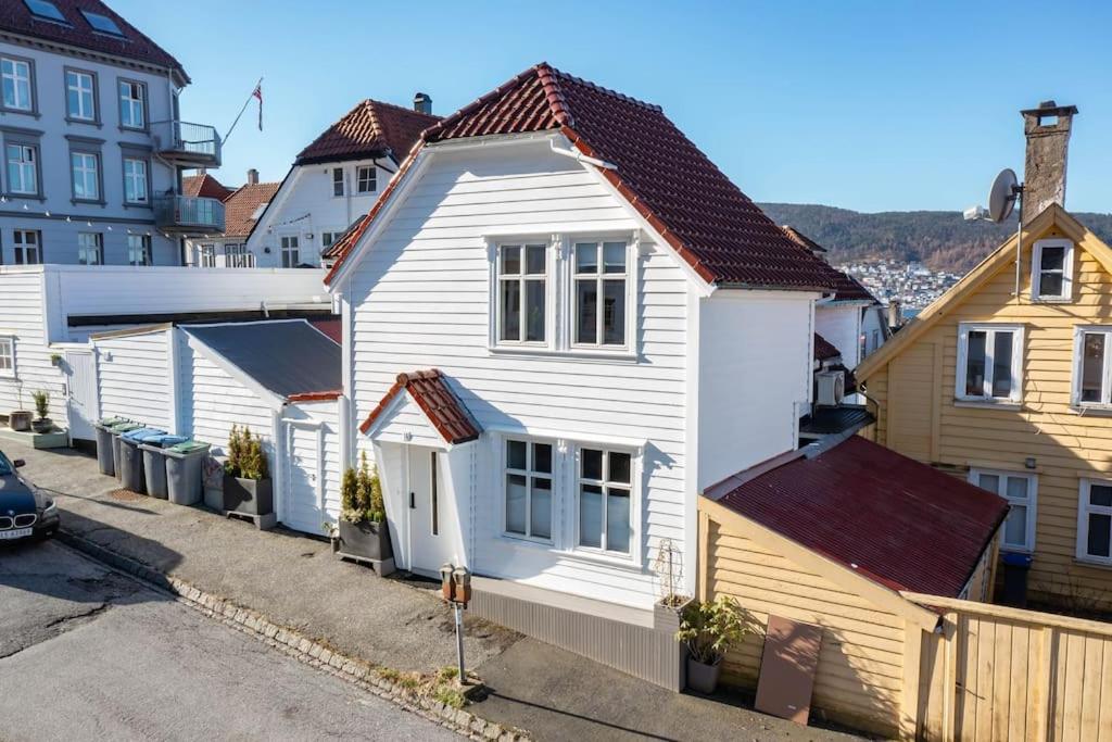 Dinbnb Apartments I Skansen funhouse! Gym, outdoor-area & location! view 4