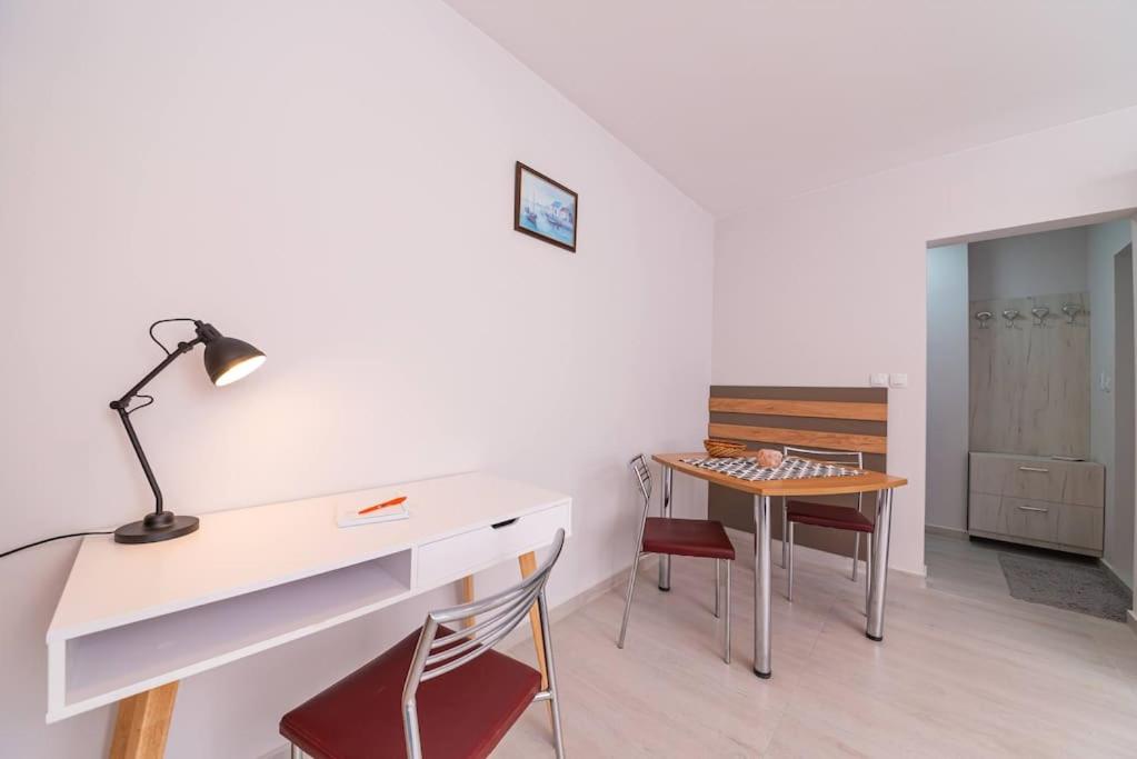 Studio 'Ozi' quite place in Perfect Center