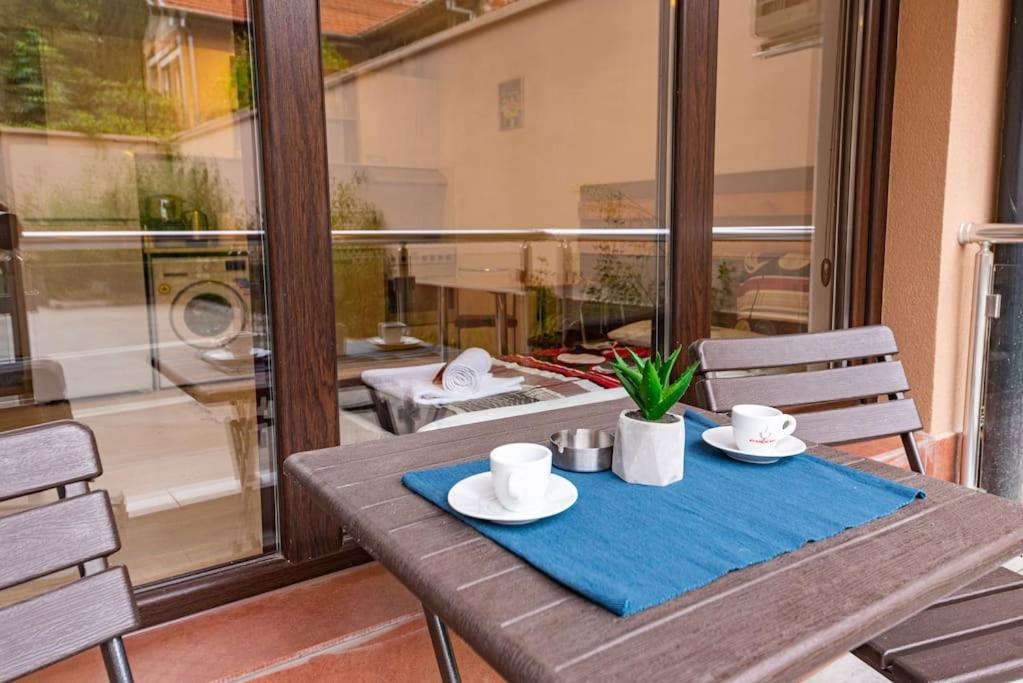 Studio 'Ozi' quite place in Perfect Center