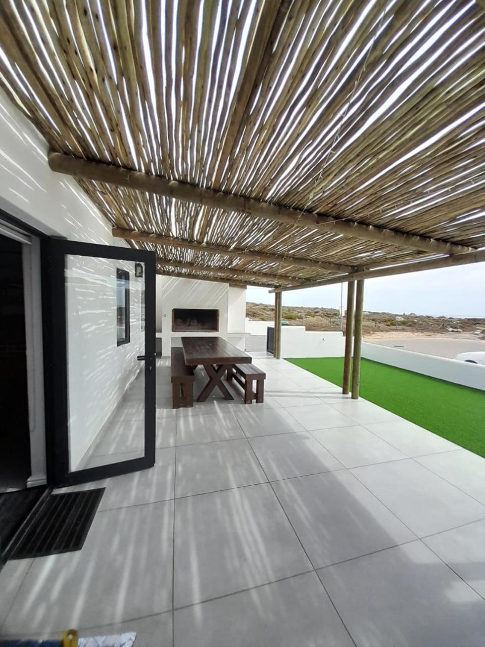 C-Rock Holiday Home Jacobs Bay view 3