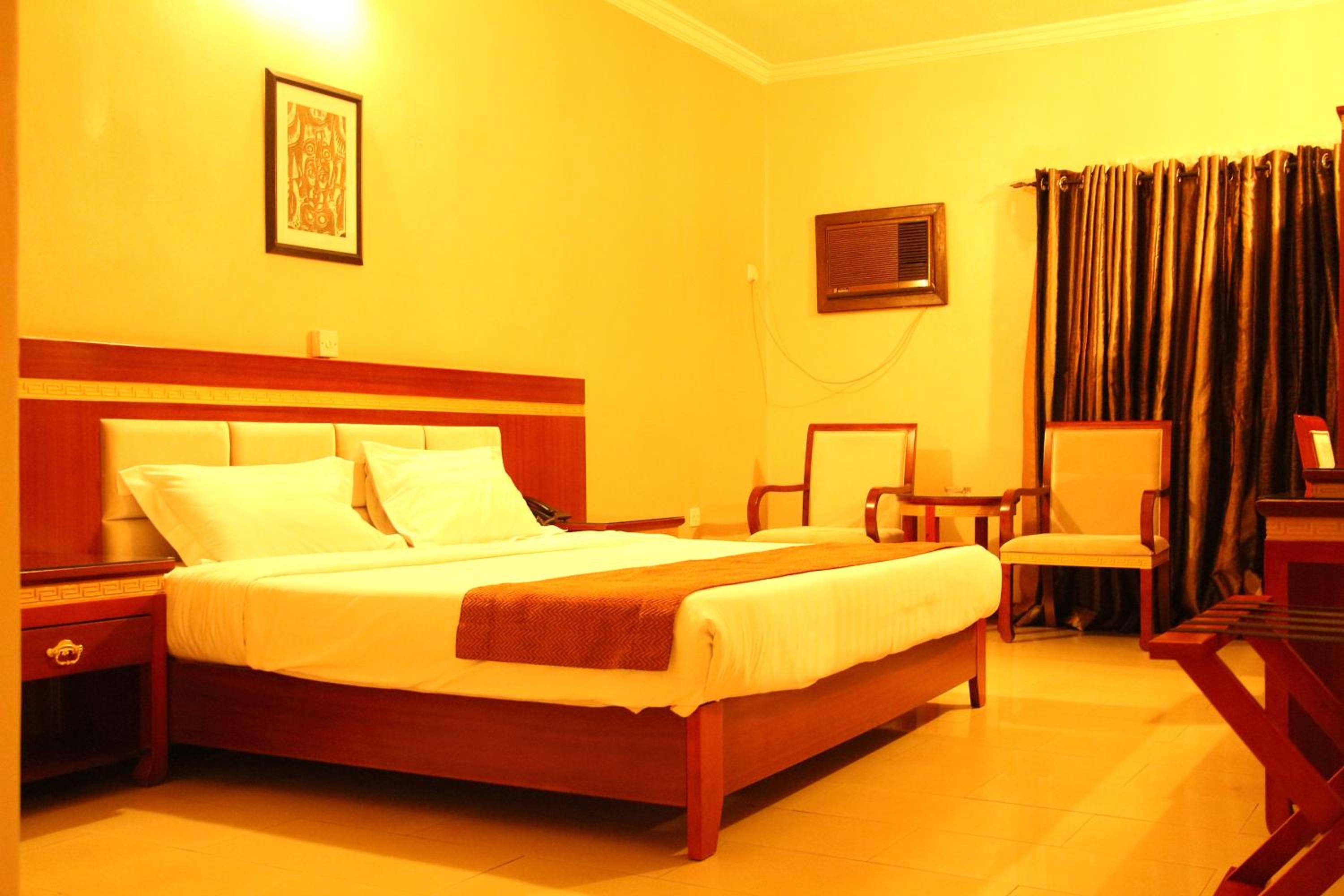 Hotel Rosebud