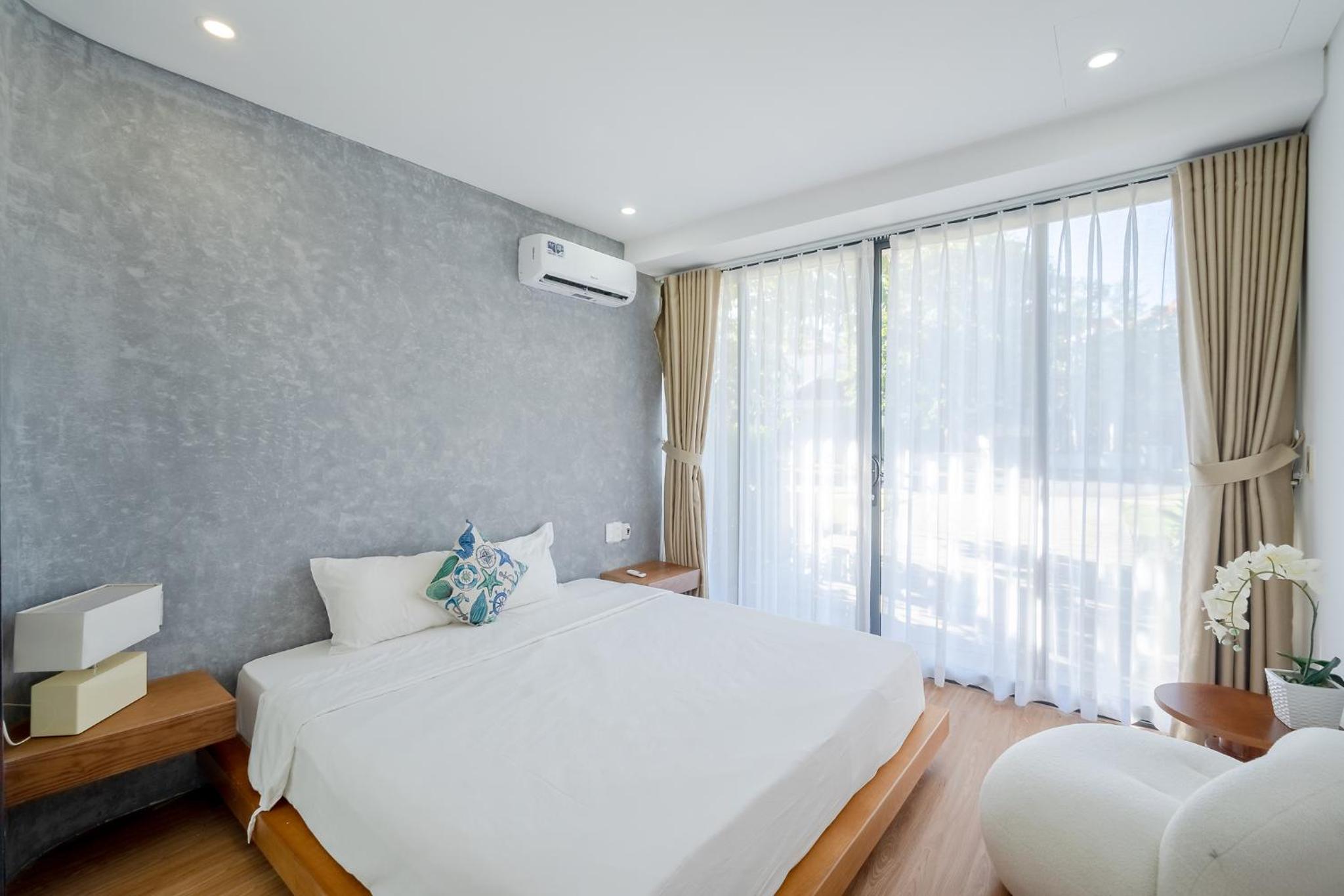 Deluxe Beachside Resort Danang