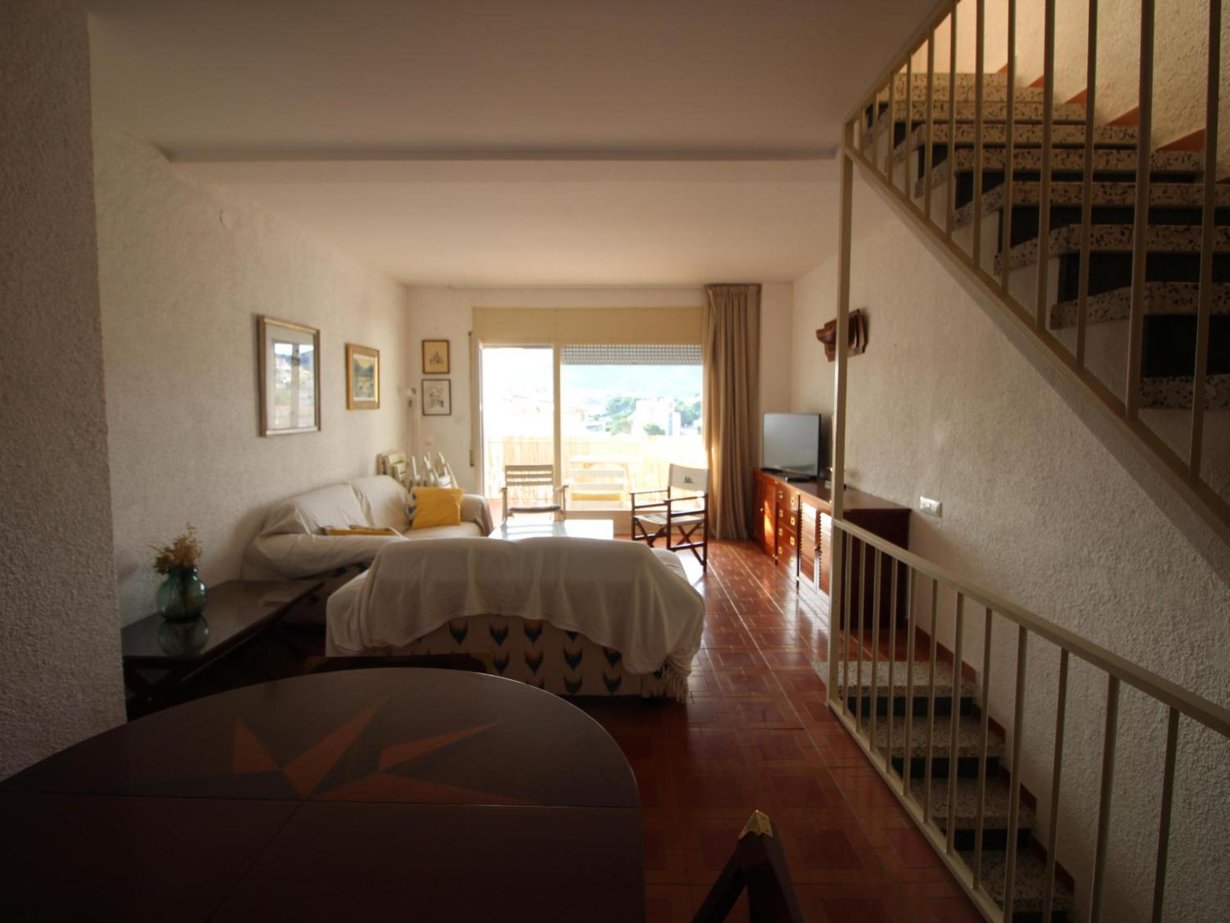 Casa amplia con piscina y parking en Llançà - ES-228-39 view 3