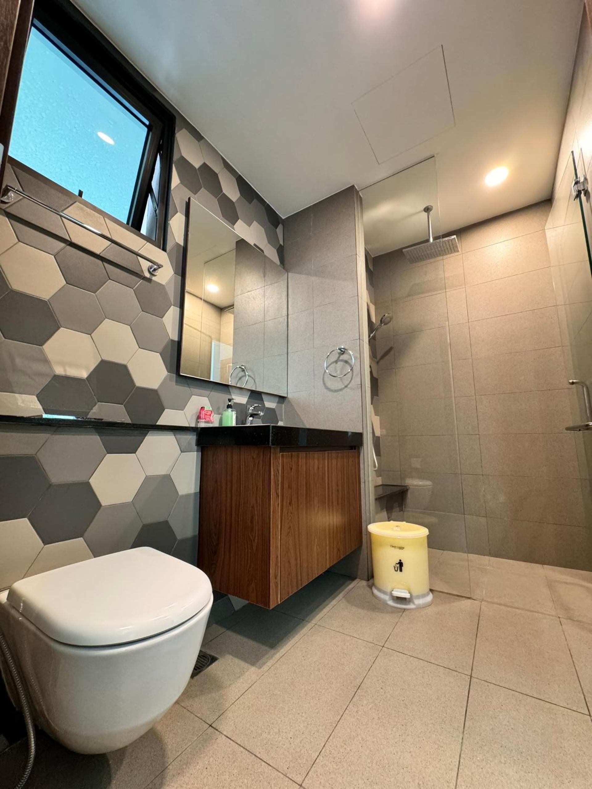 Homie's Dedge Thao Dien Luxury Apartment
