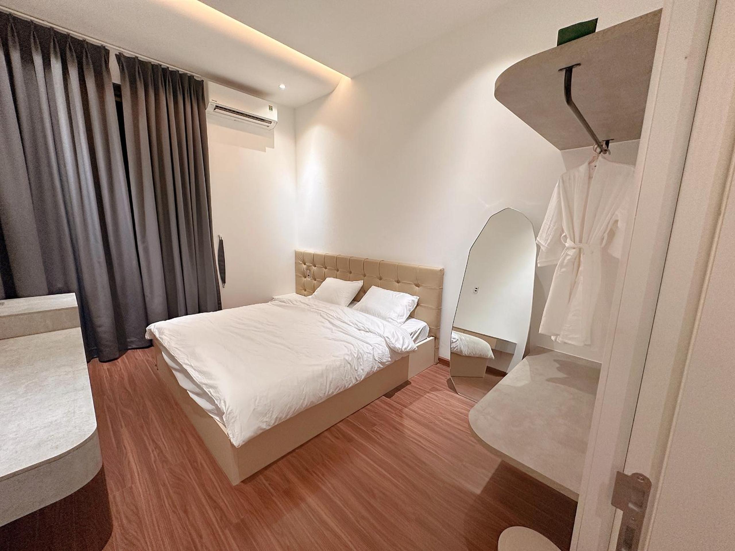 Malloire House Hue view 5
