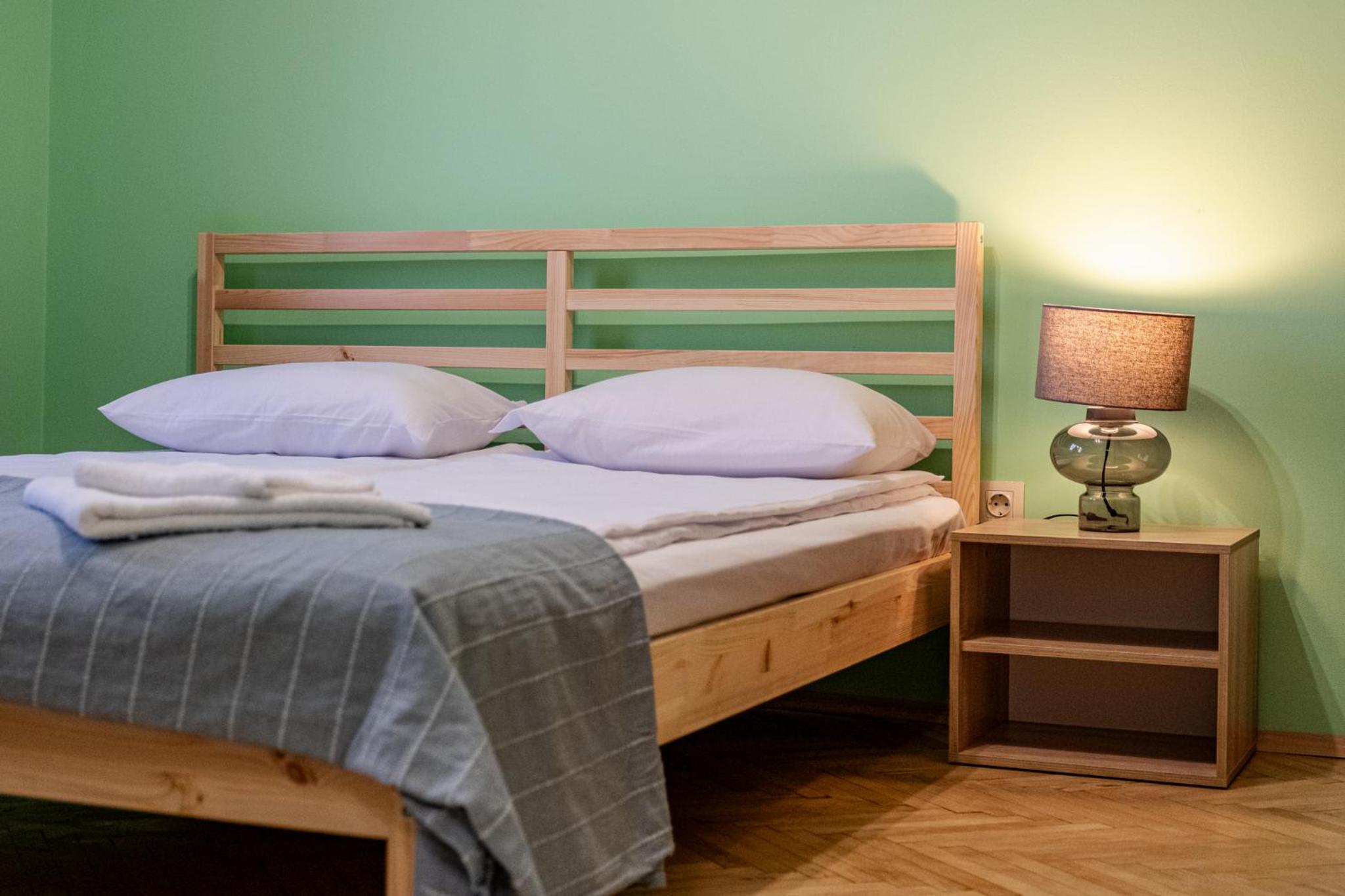 Peaceful Apartment with FREE Parking