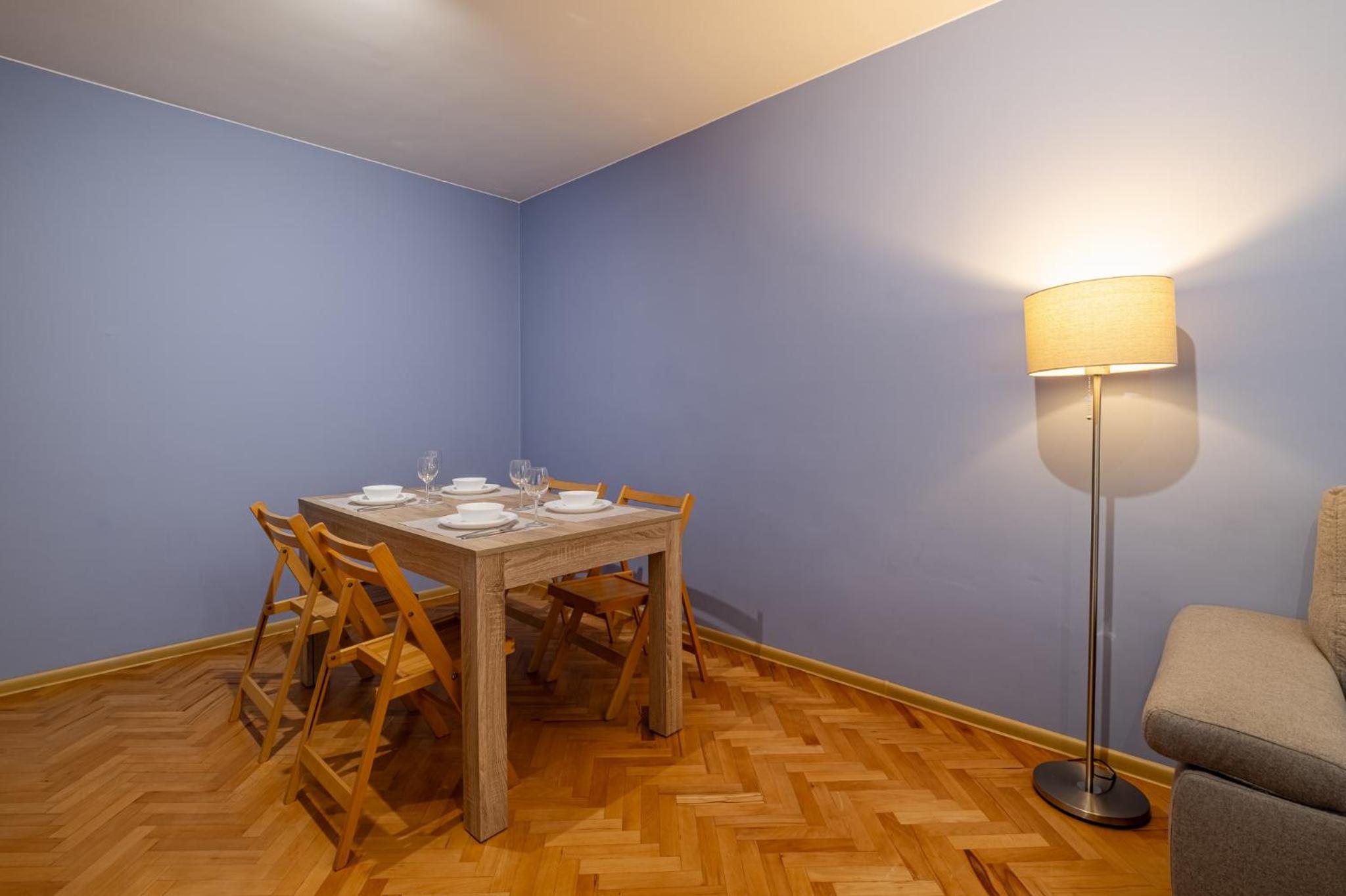 Peaceful Apartment with FREE Parking