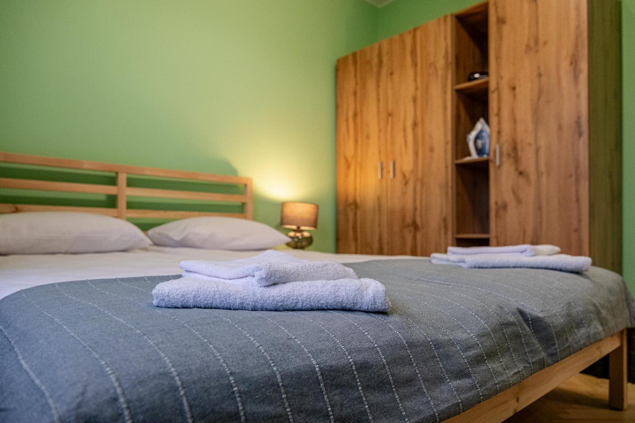 Peaceful Apartment with FREE Parking