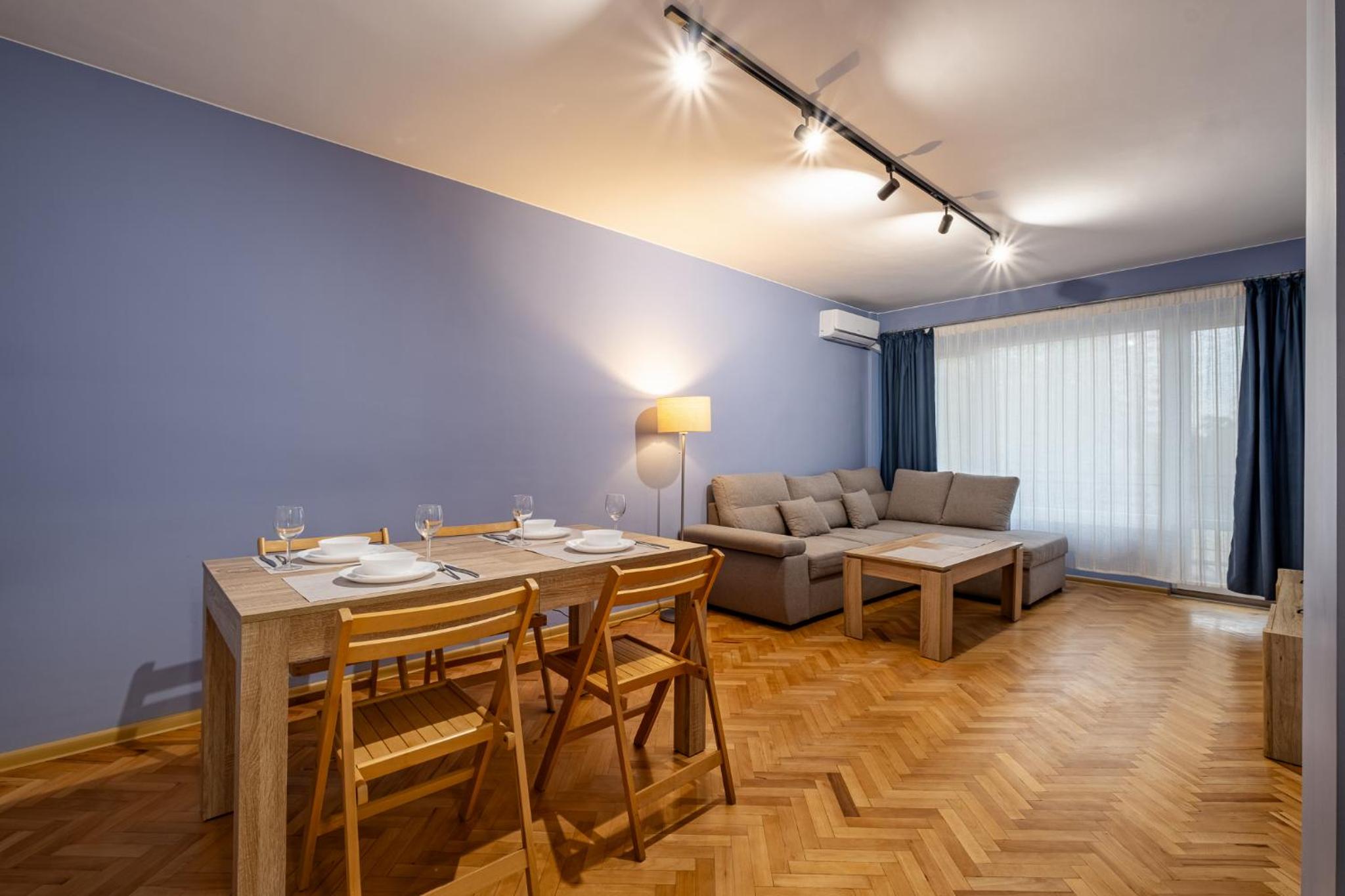 Peaceful Apartment with FREE Parking