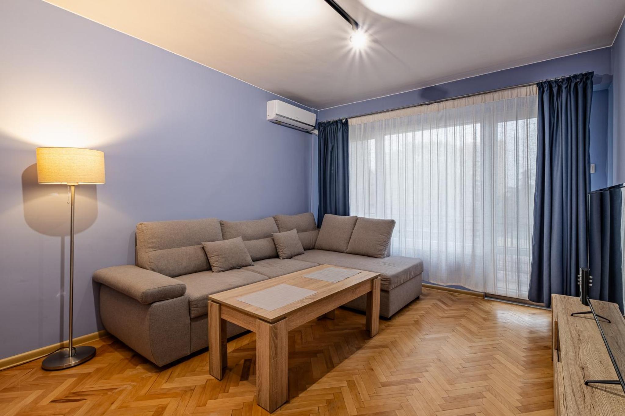 Peaceful Apartment with FREE Parking