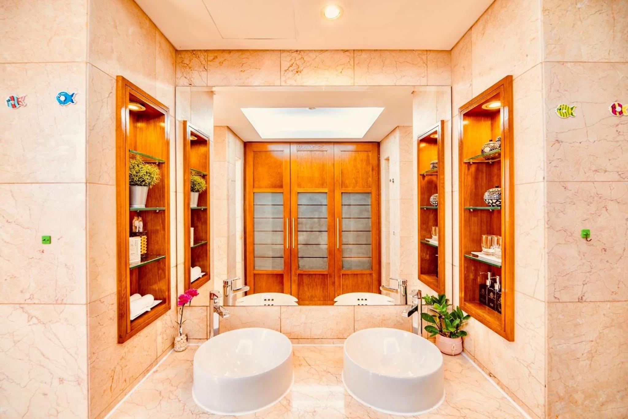 Deluxe Beachside Resort Danang