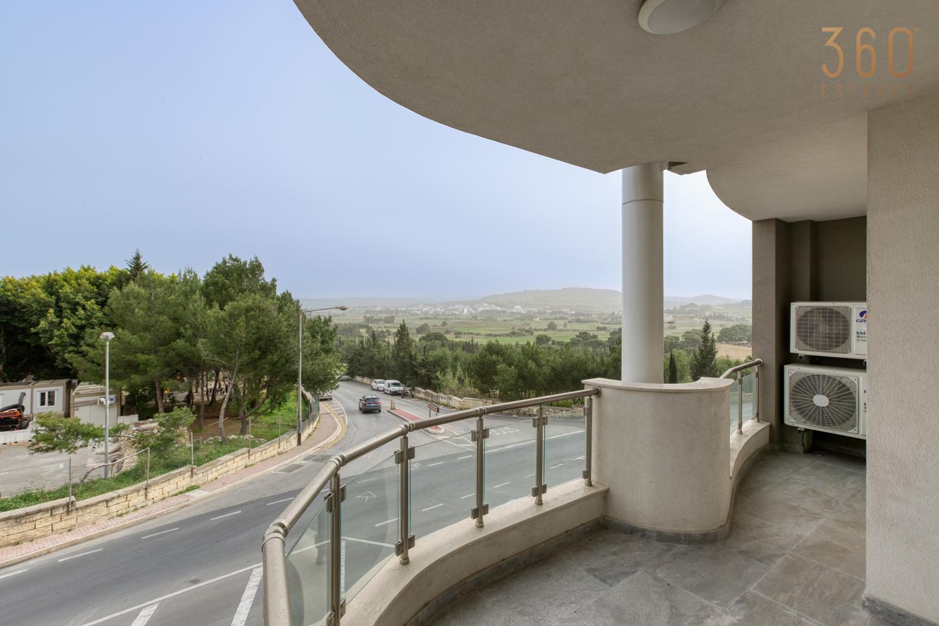 Beautiful 3BR Apt with Panoramic Terrace in Qawra by 360 Estates photo 3