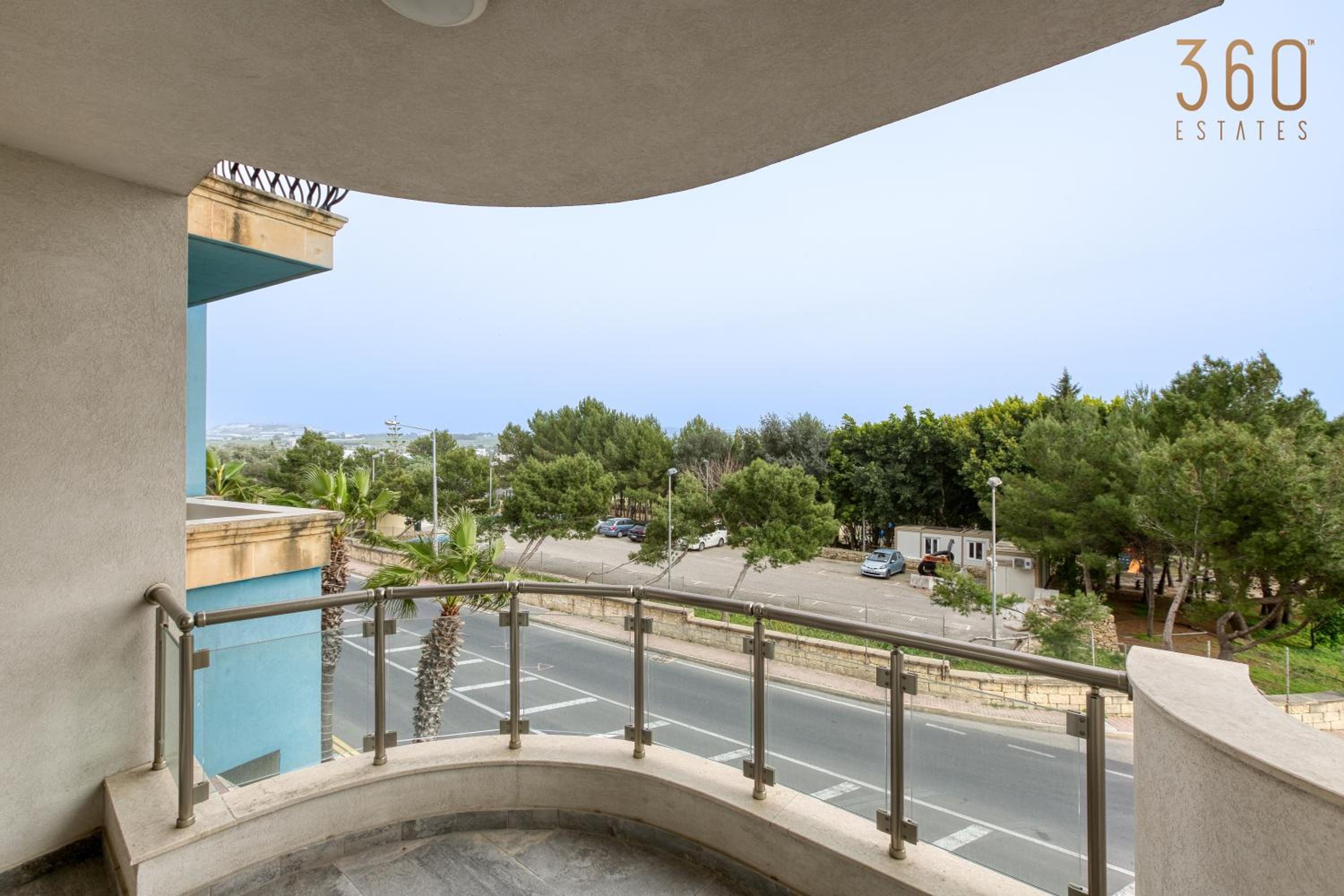Beautiful 3BR Apt with Panoramic Terrace in Qawra by 360 Estates photo 4