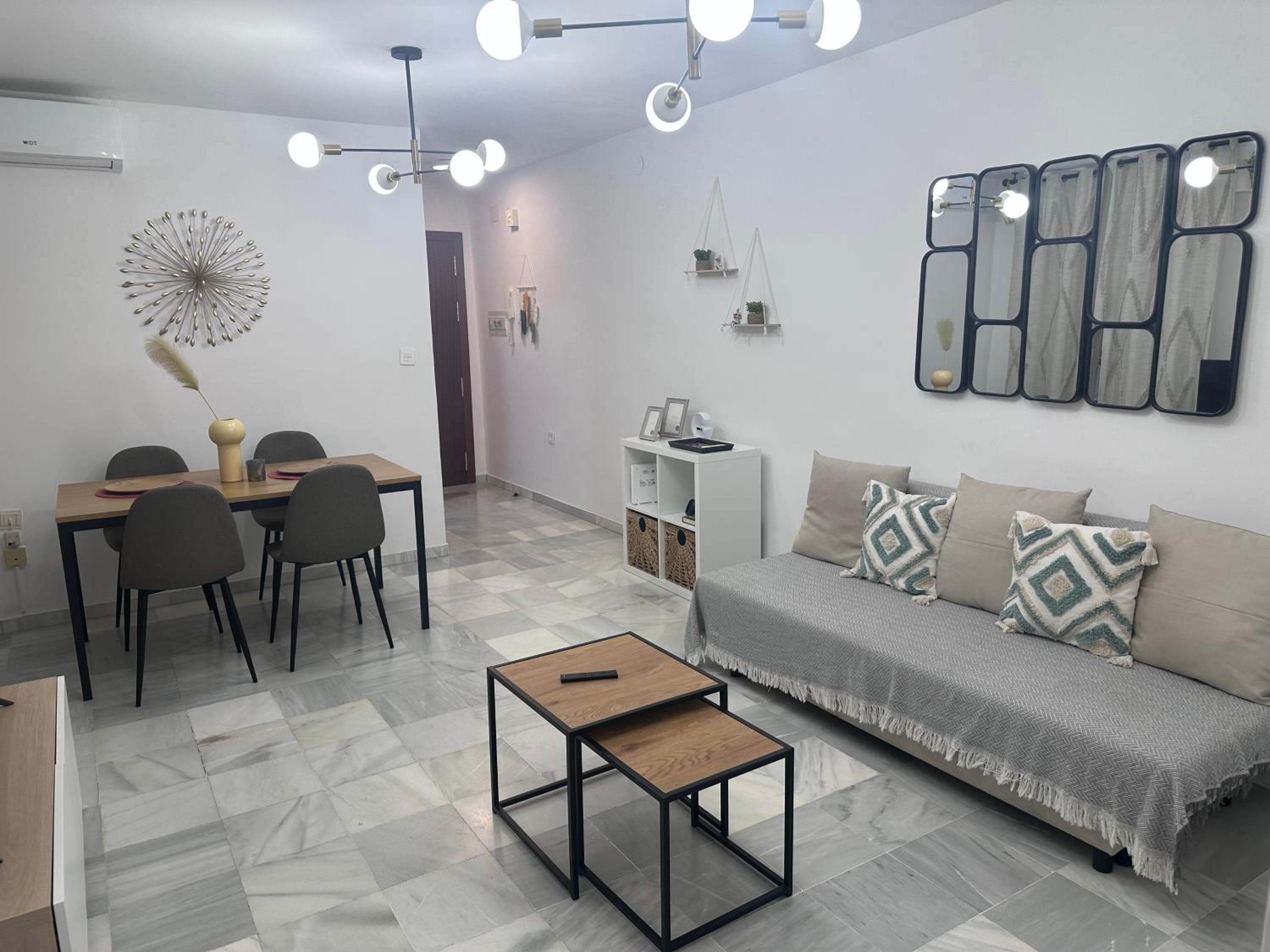 Welcome home Málaga, 5 personas y 2 baños, Centro