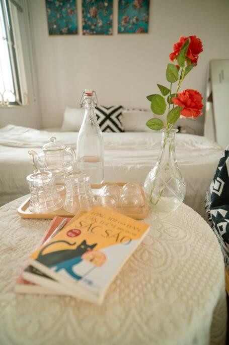 Comfortable bedroom with large balcony. - 1br