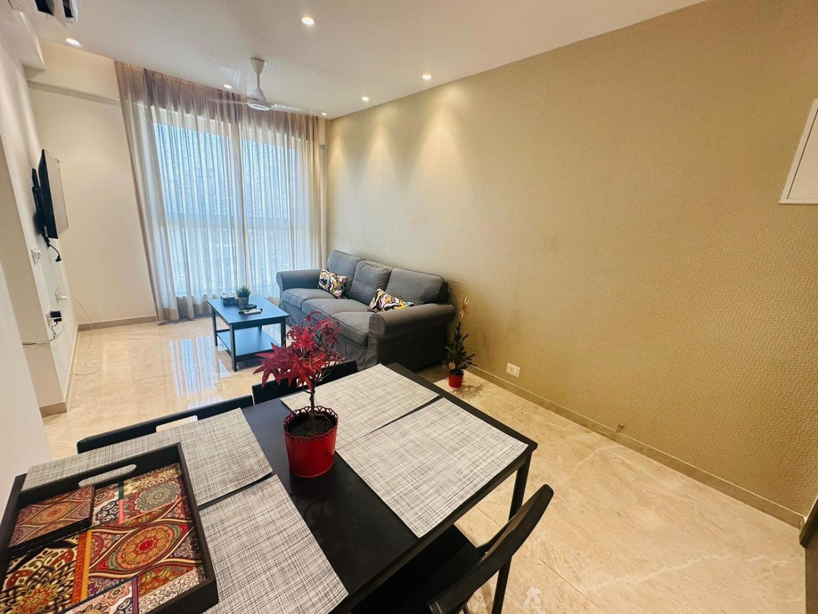 1BR Mumbai theme Apartment In Powai by Florastays