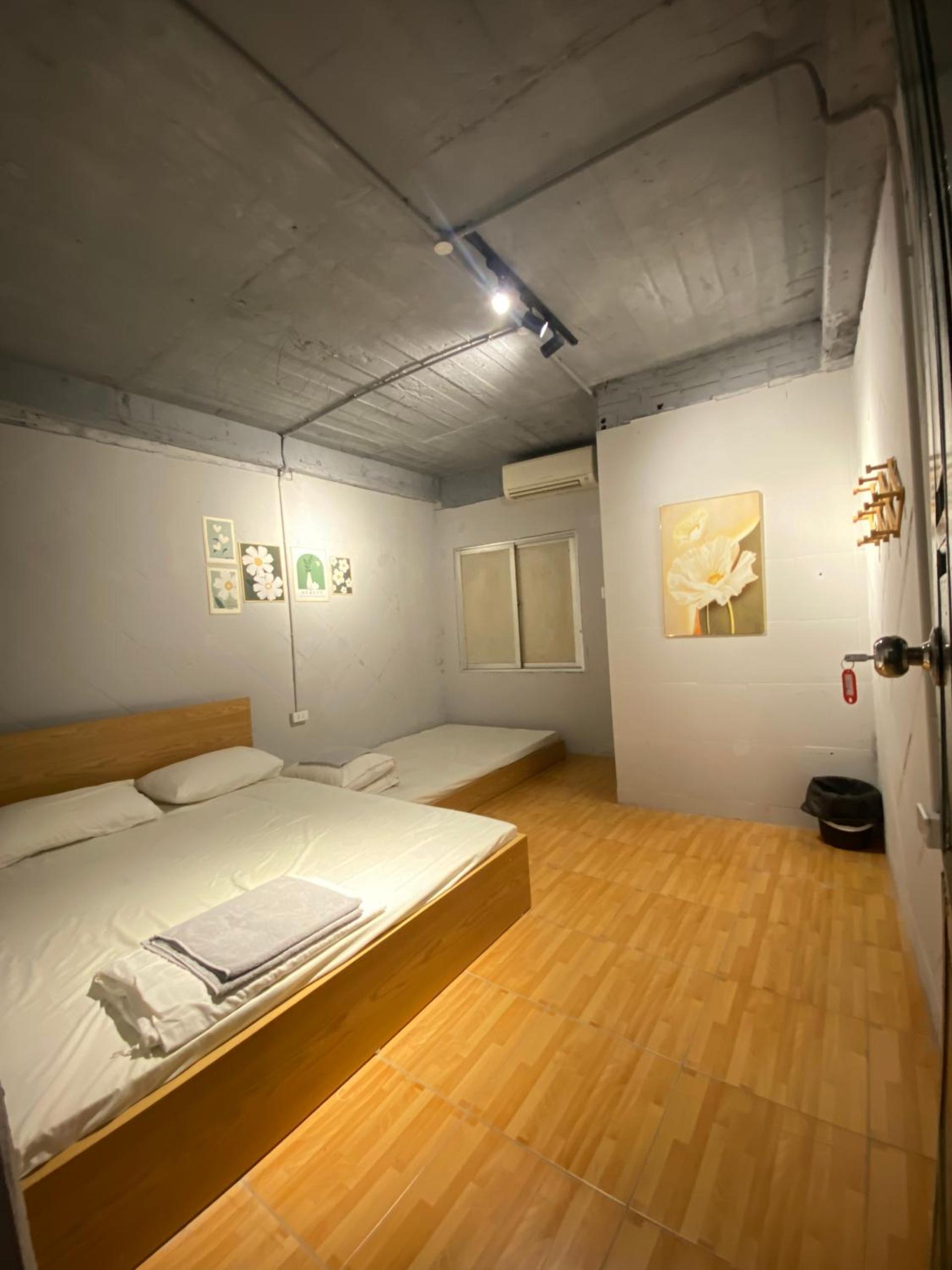 Ubuntu Hostel and Tour