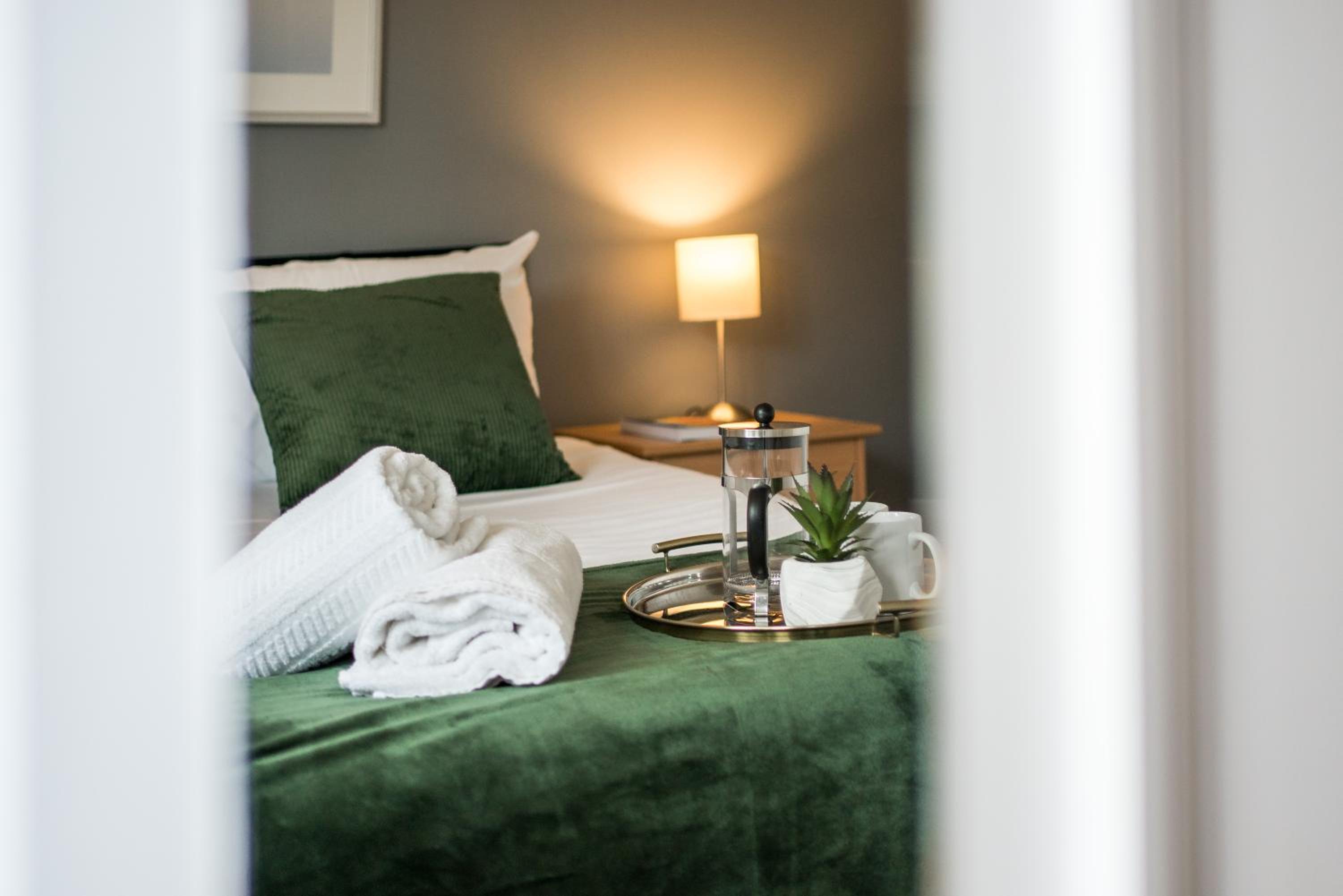London Bridge Flat with Fast WiFi Ideal for Longer Stays Near Guys Hospital