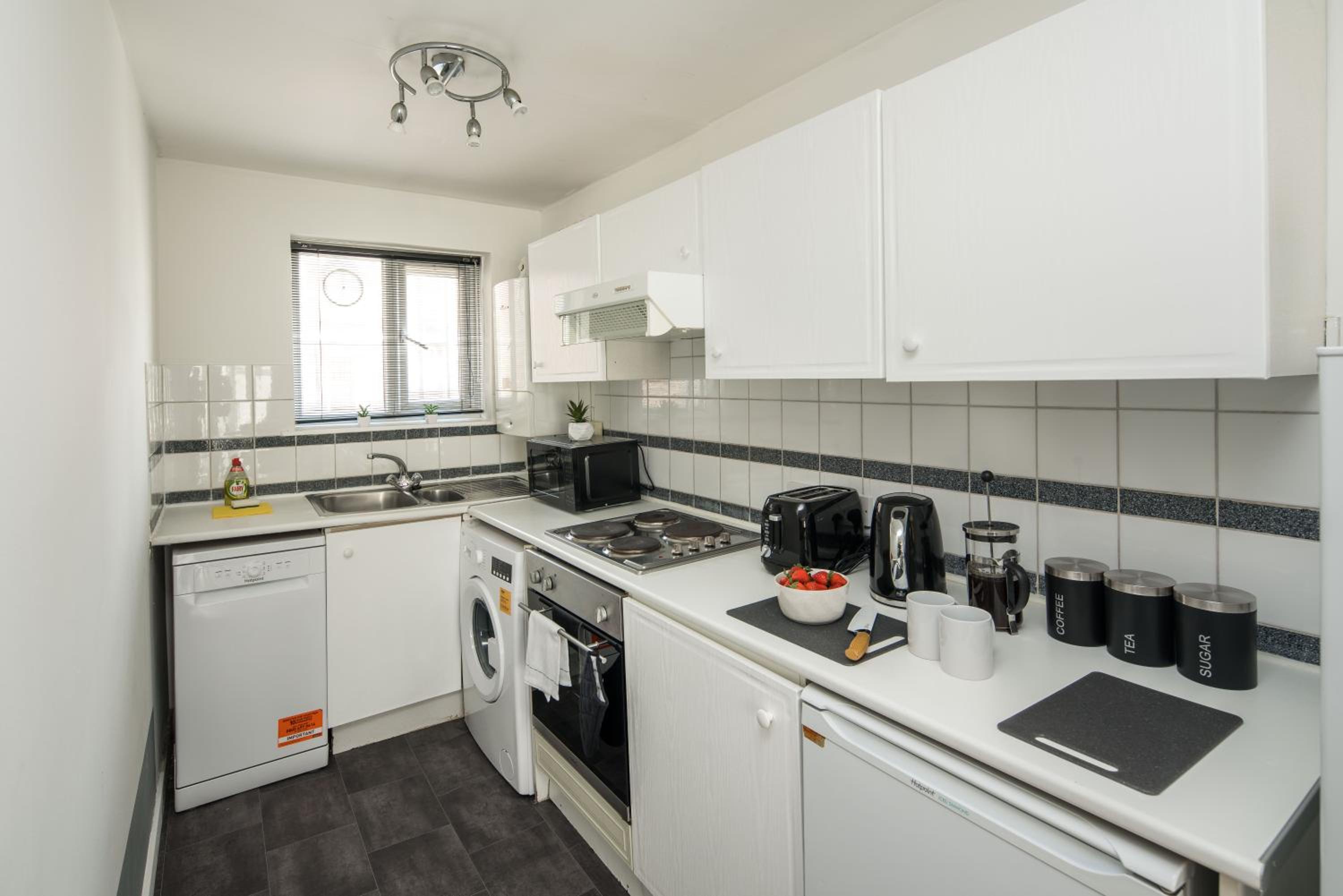 London Bridge Flat with Fast WiFi Ideal for Longer Stays Near Guys Hospital