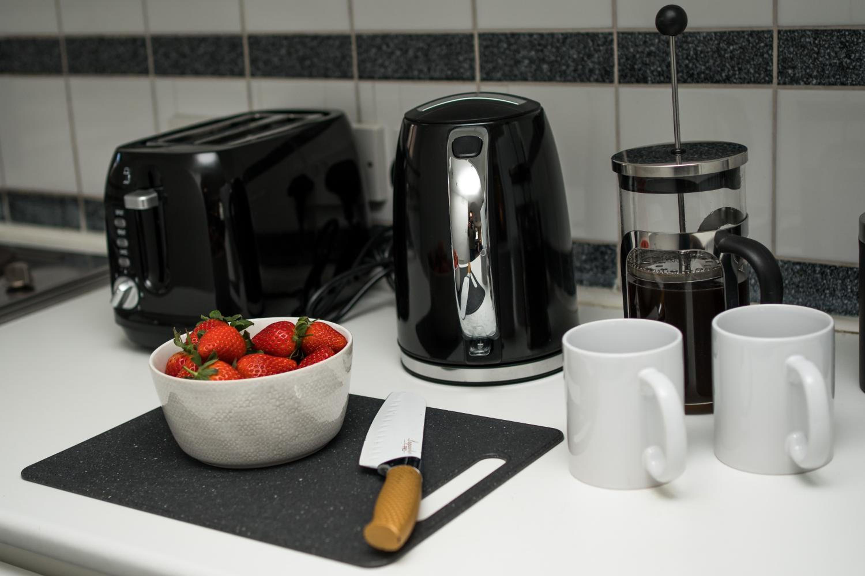 London Bridge Flat with Fast WiFi Ideal for Longer Stays Near Guys Hospital