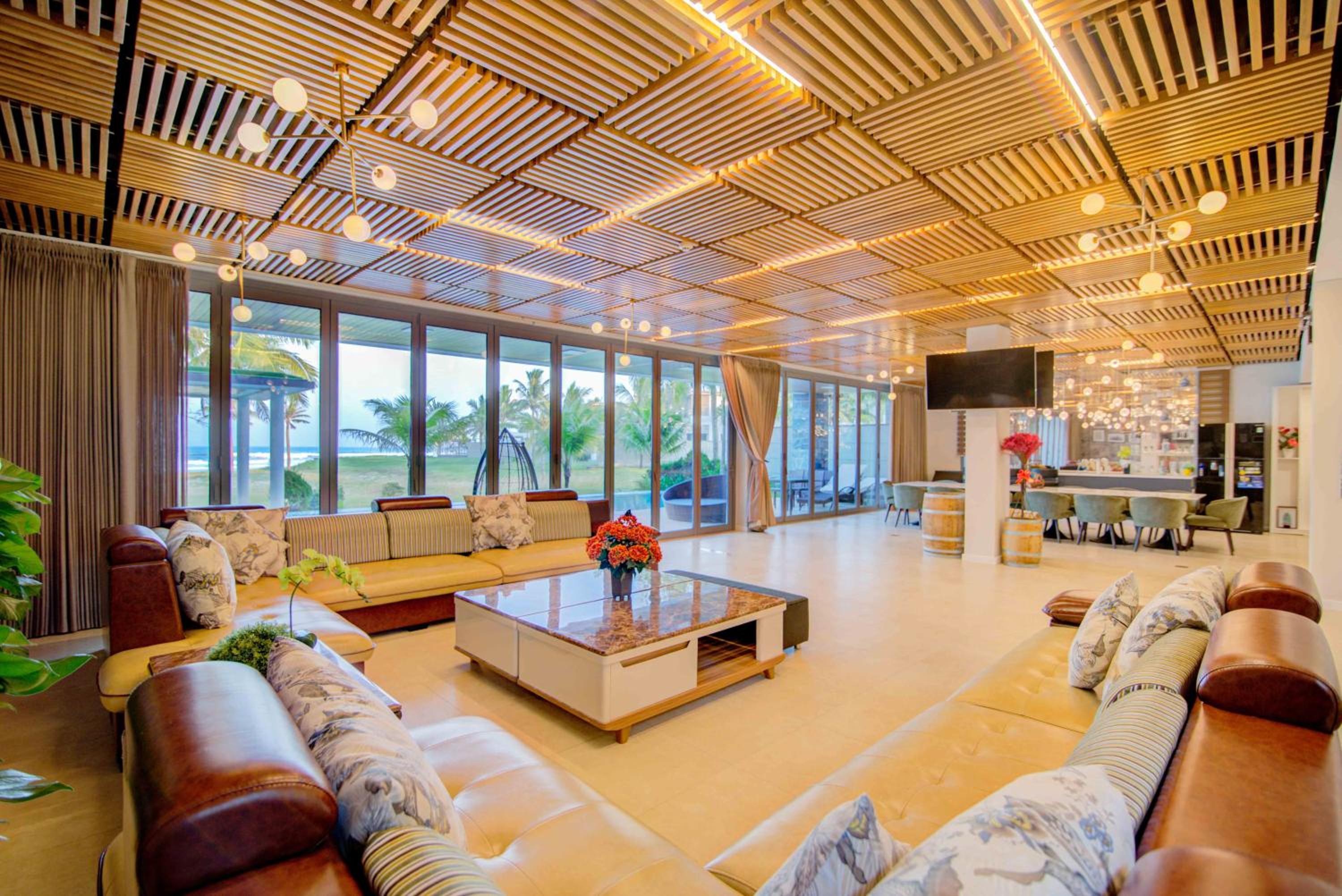 Deluxe Beachside Resort Danang