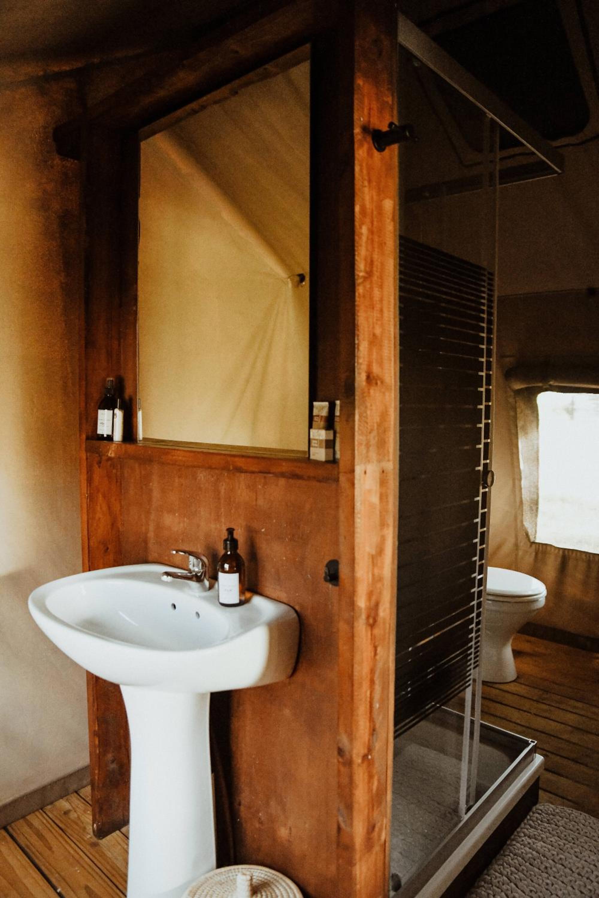 Unyati Safari Lodge