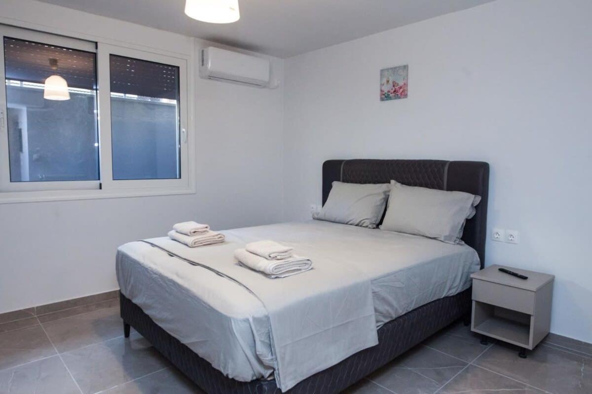 Charming Urban Oasis 1BR Apt near Megaro Mousikis
