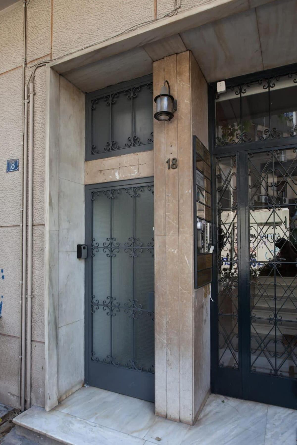 Charming Urban Oasis 1BR Apt near Megaro Mousikis