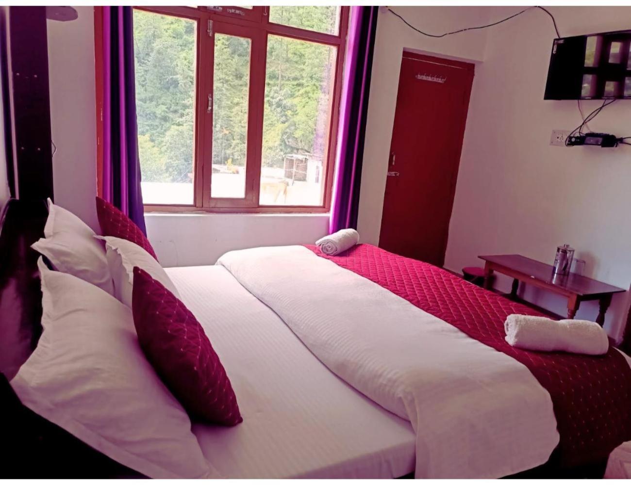 Hotel Namami Gange Syanachatti, Yamunotri view 4