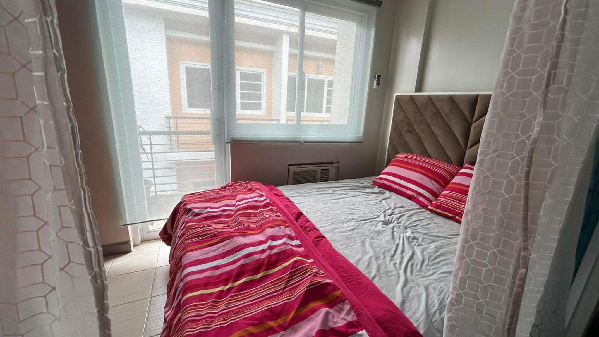 Staycation in Tagaytay Woodhills Residences view 2