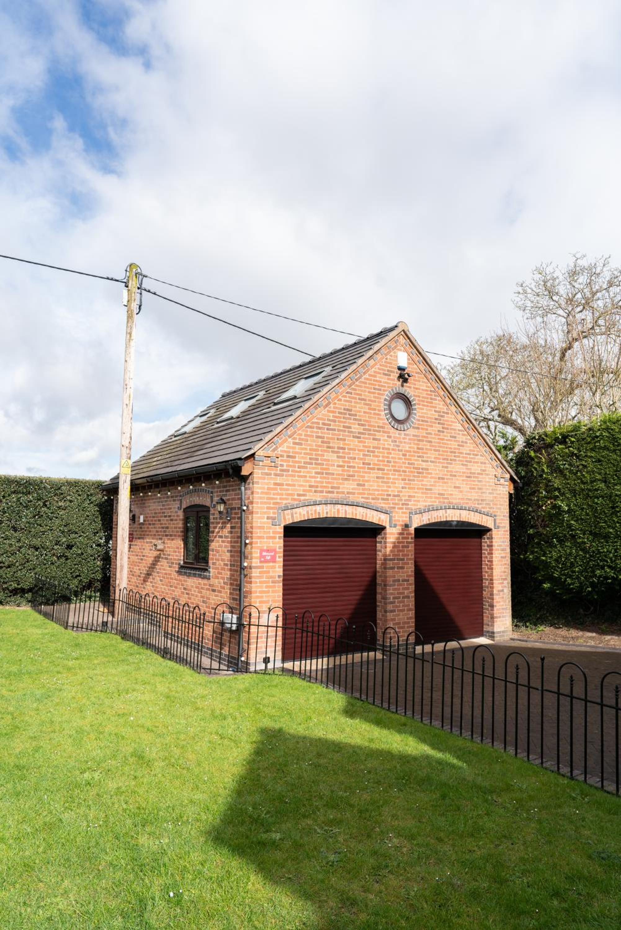 Silverwood Stylish House - Pass the Keys