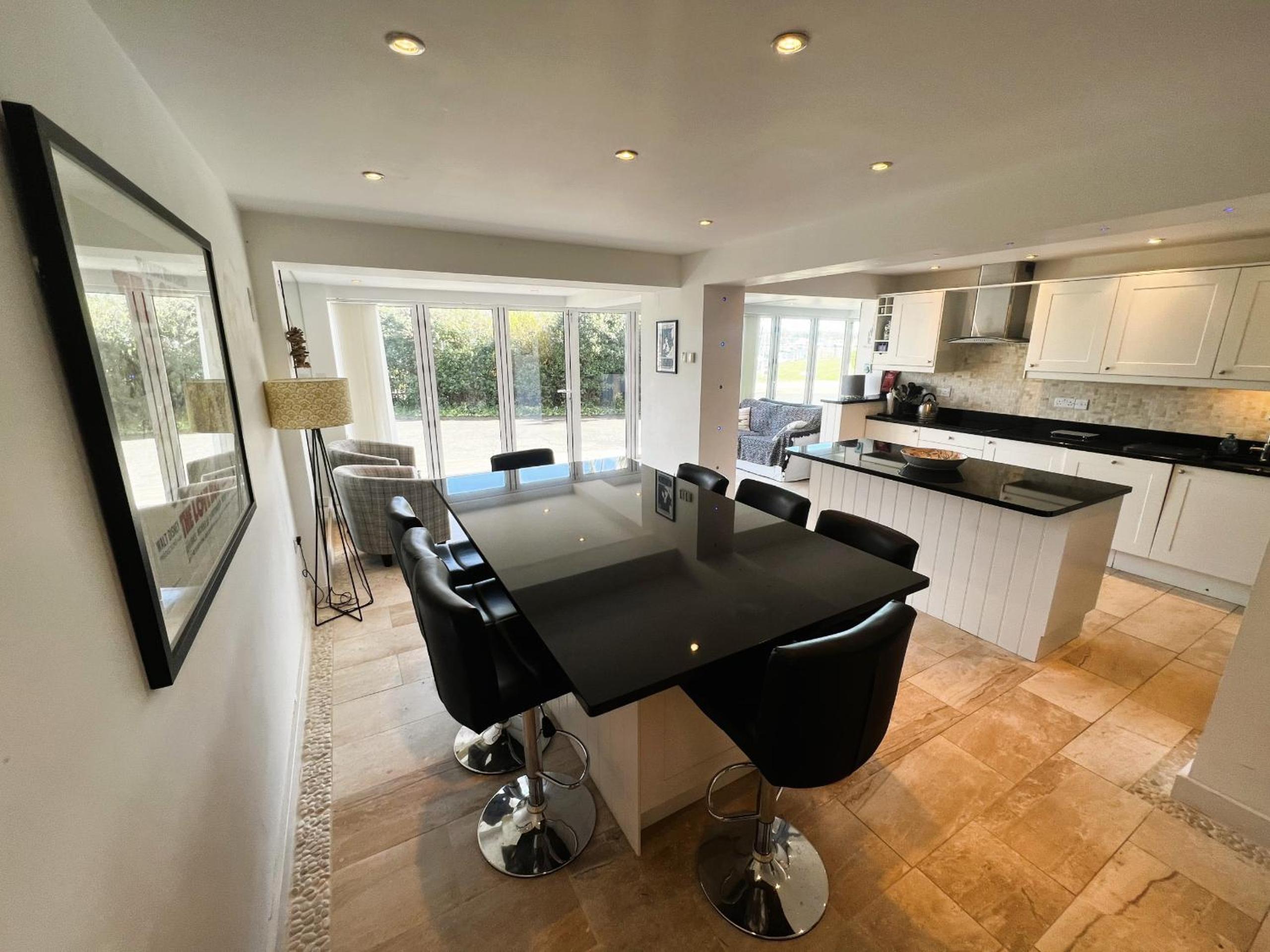 North Quay - Pet friendly Luxury Townhouse overlooking Bembridge Harbour view 5