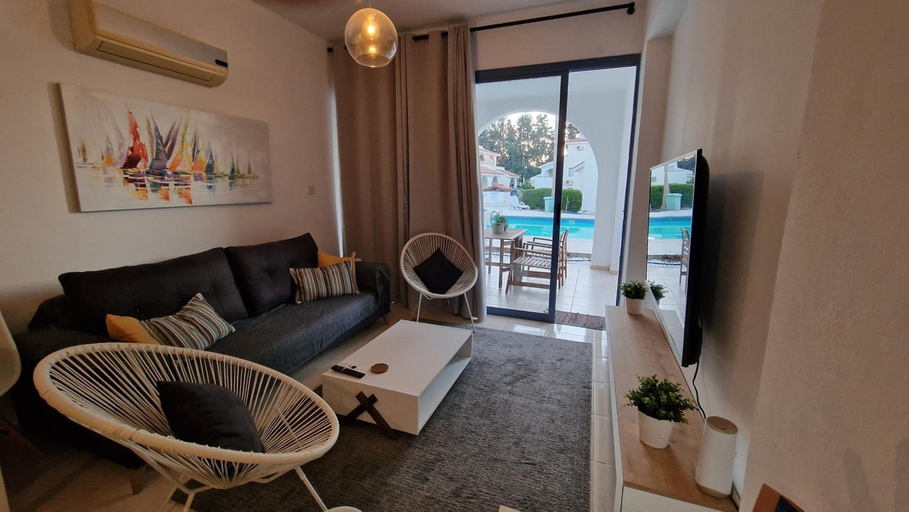 Blue Pearl holiday apartments with pool in kato paphos