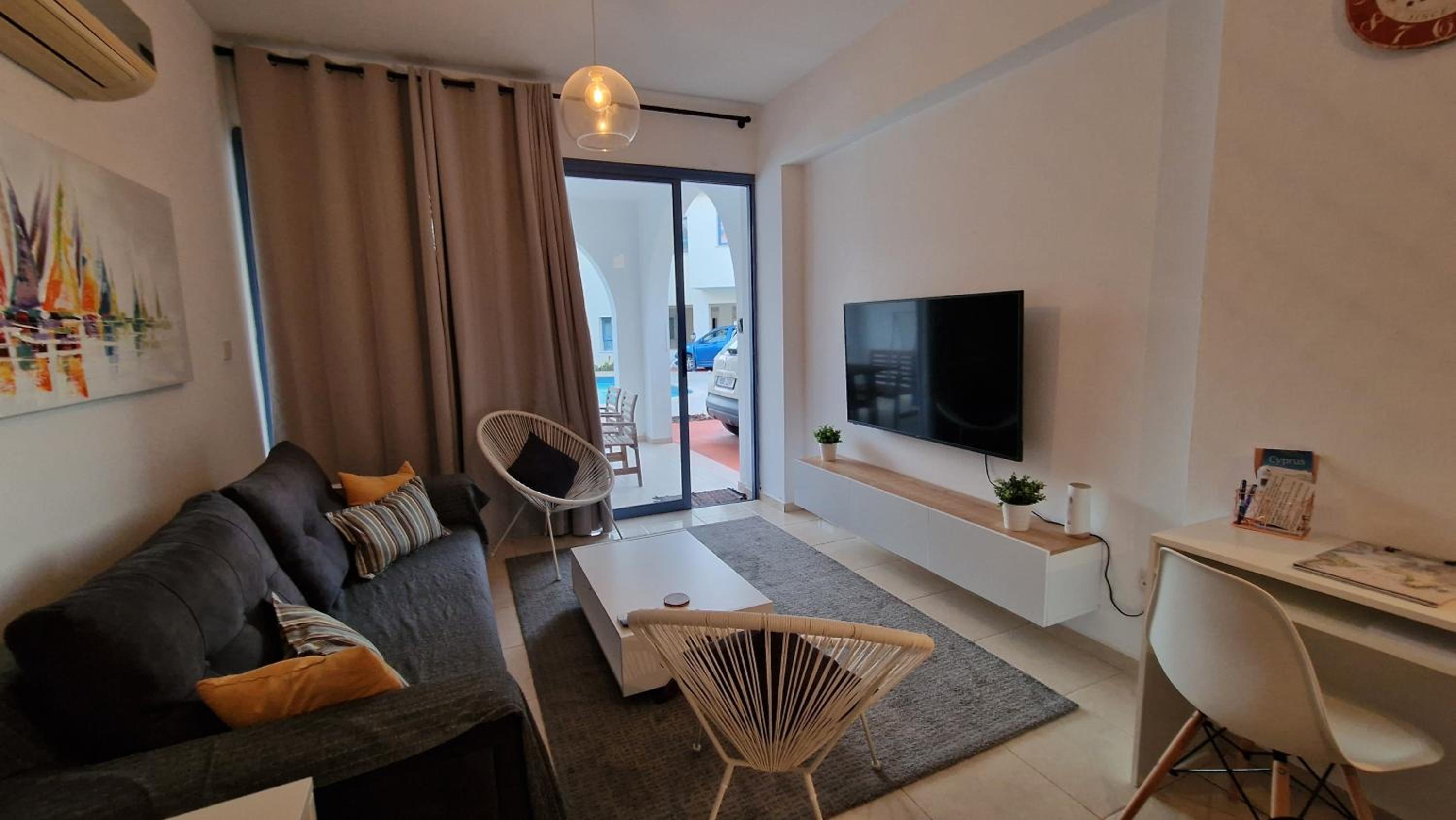 Blue Pearl holiday apartments with pool in kato paphos