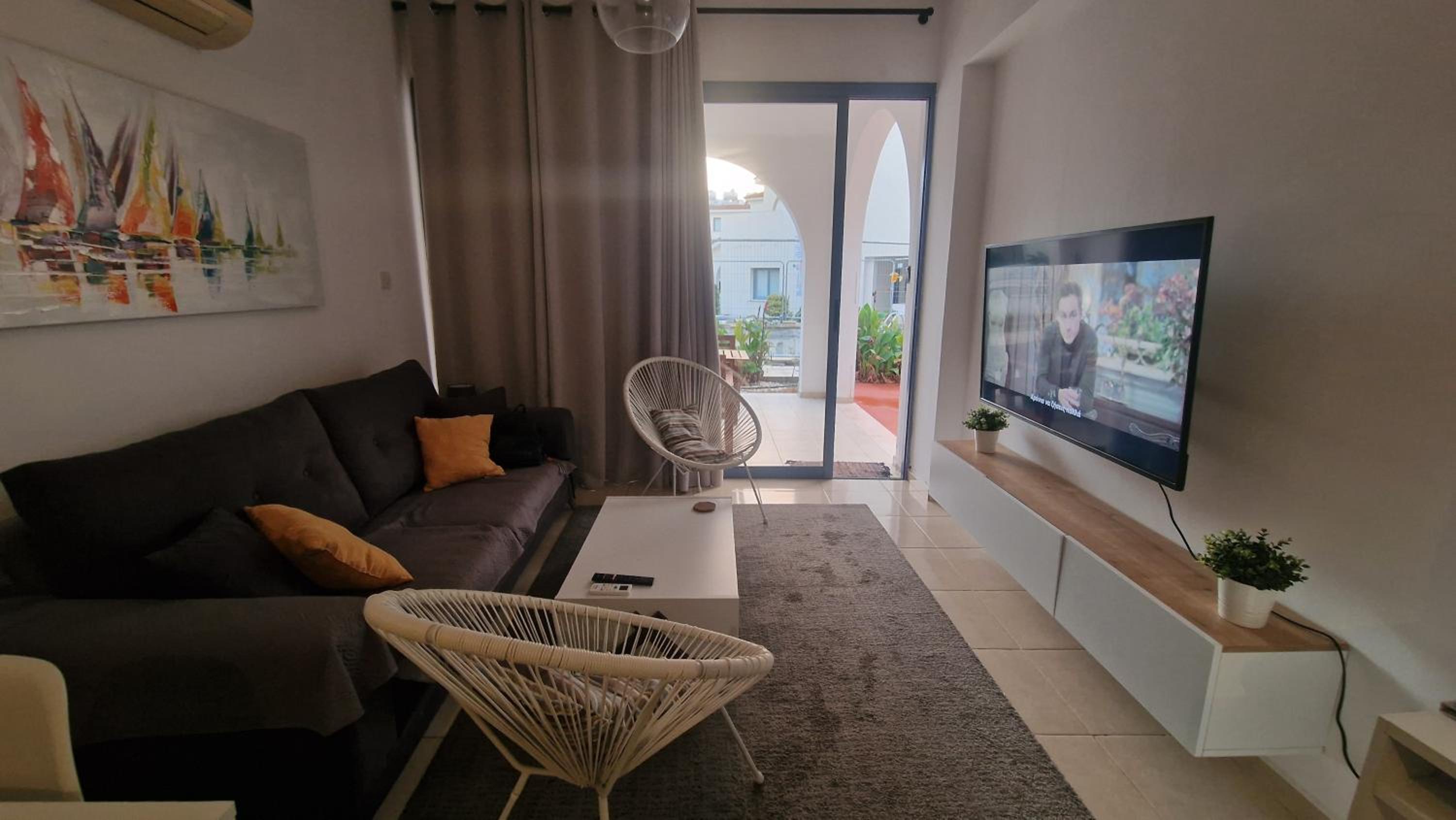 Blue Pearl holiday apartments with pool in kato paphos