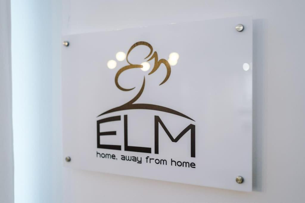 Luxurious 1-Bedroom Apartment, Sleeps 4, Free Parking view 4